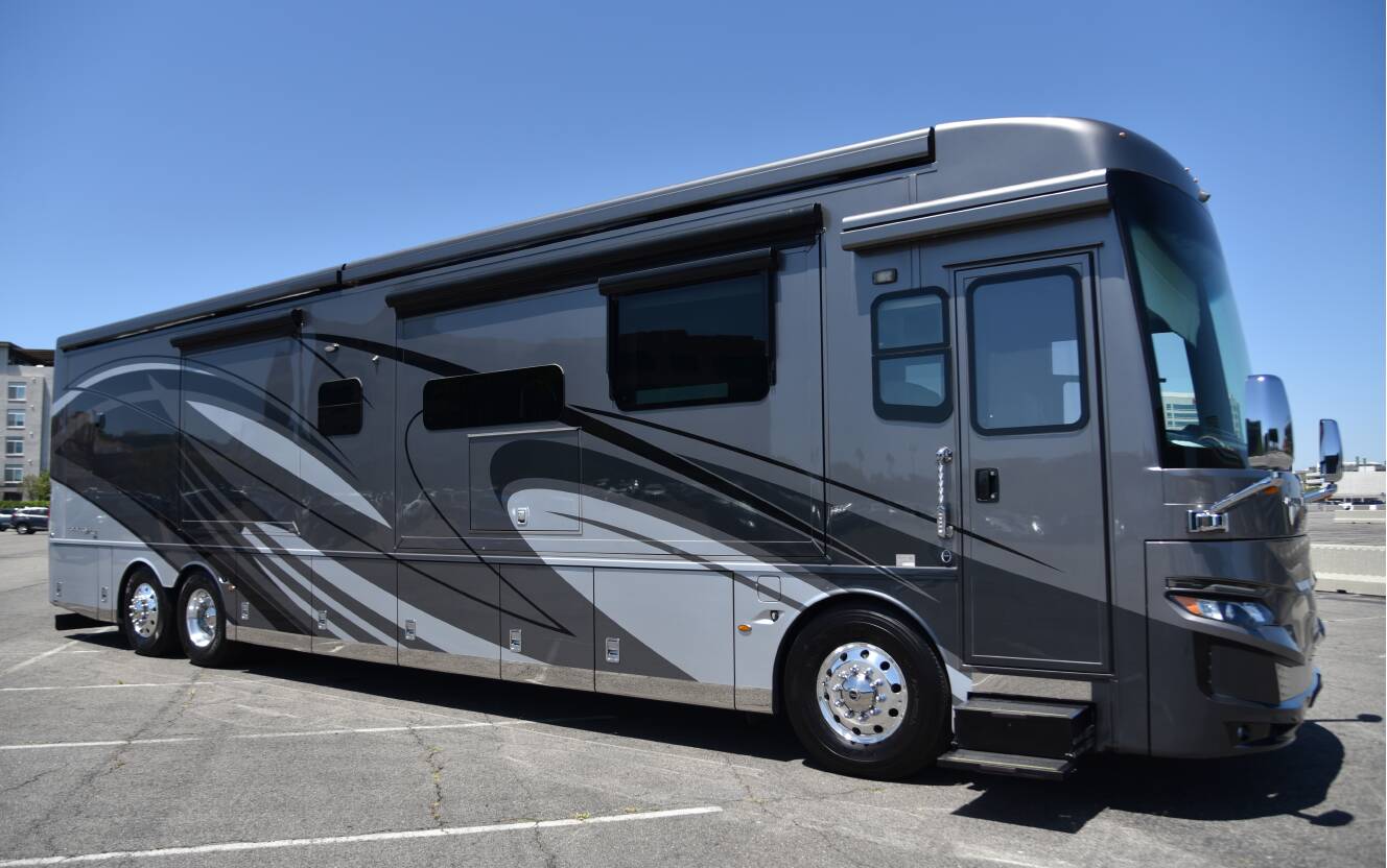 A photo of this 2020 Newmar MOUNTAIN AIRE 4543