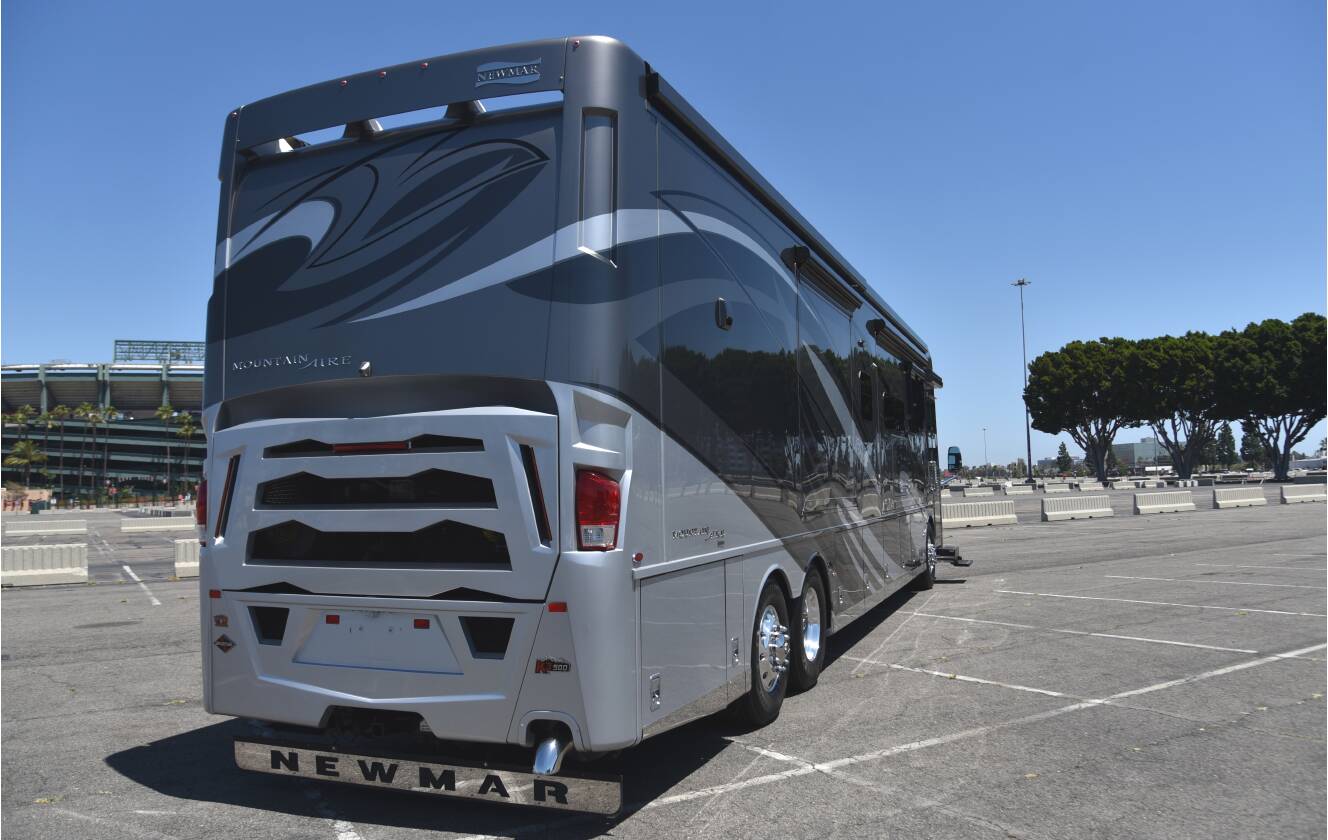 A photo of this 2020 Newmar MOUNTAIN AIRE 4543