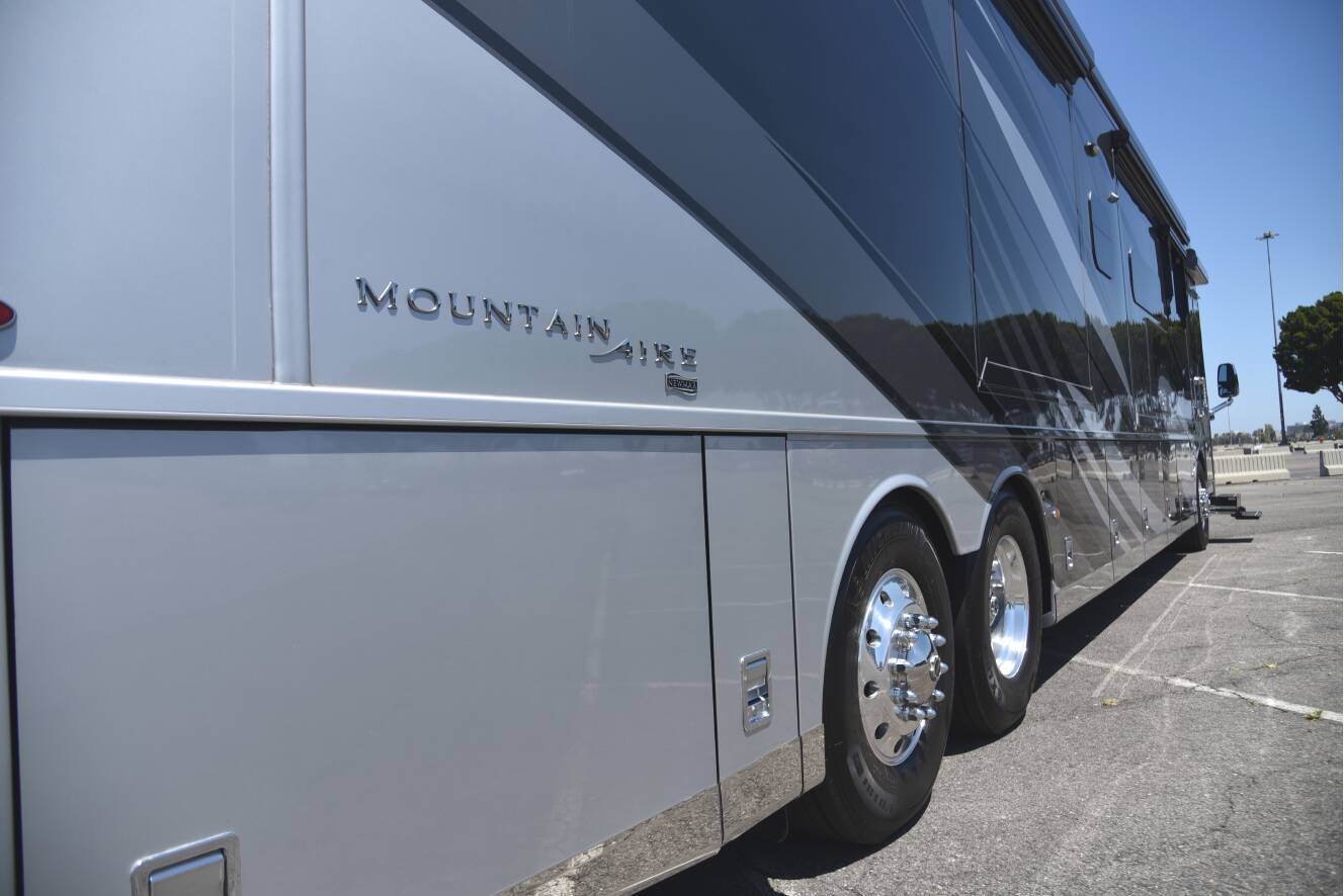 A photo of this 2020 Newmar MOUNTAIN AIRE 4543