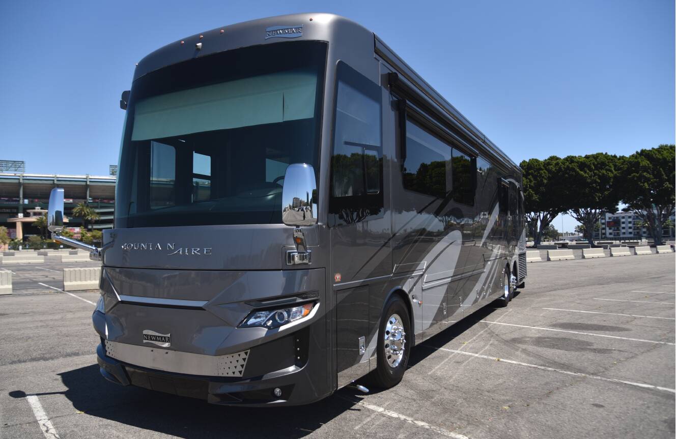 A photo of this 2020 Newmar MOUNTAIN AIRE 4543