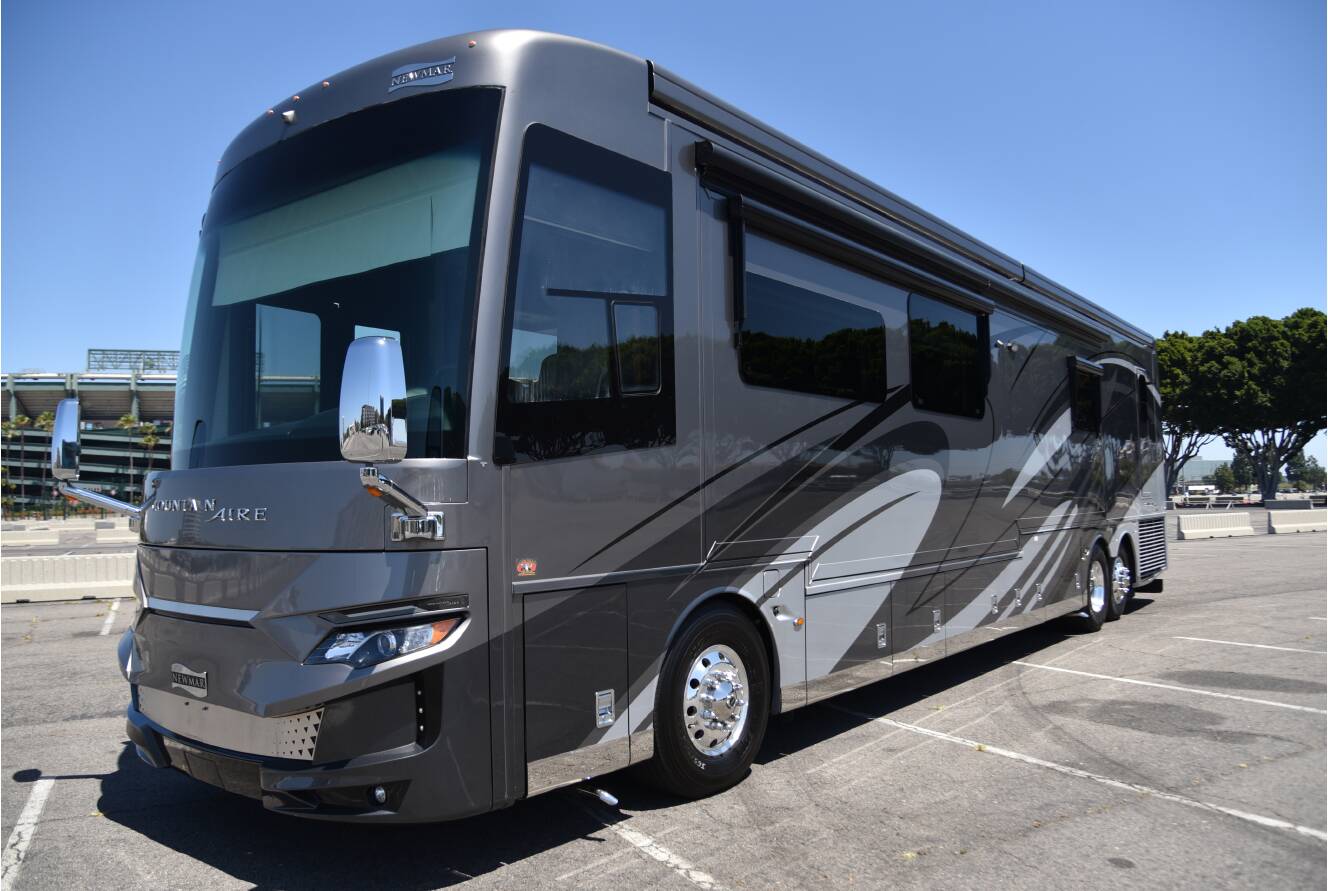A photo of this 2020 Newmar MOUNTAIN AIRE 4543