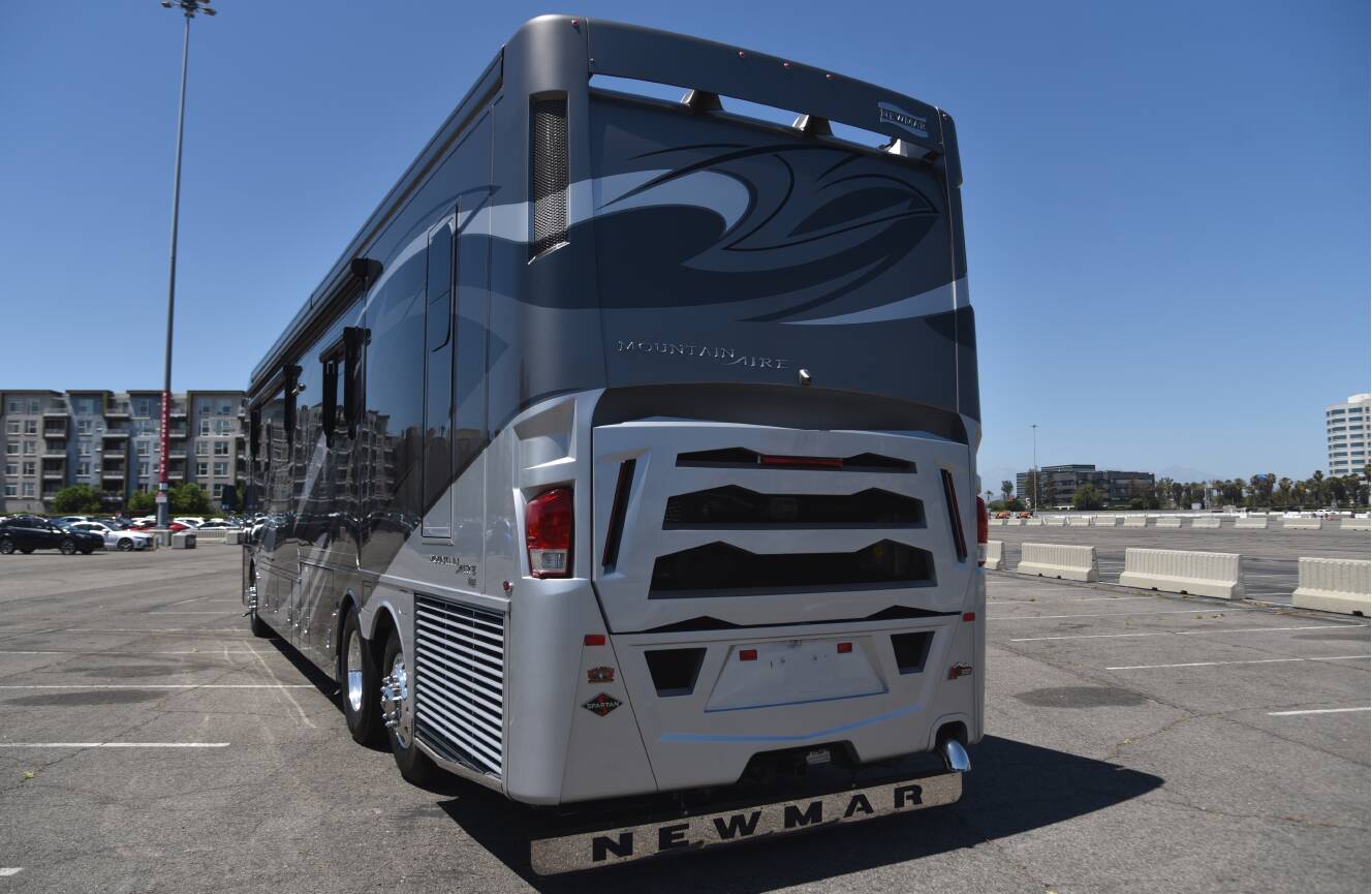 A photo of this 2020 Newmar MOUNTAIN AIRE 4543