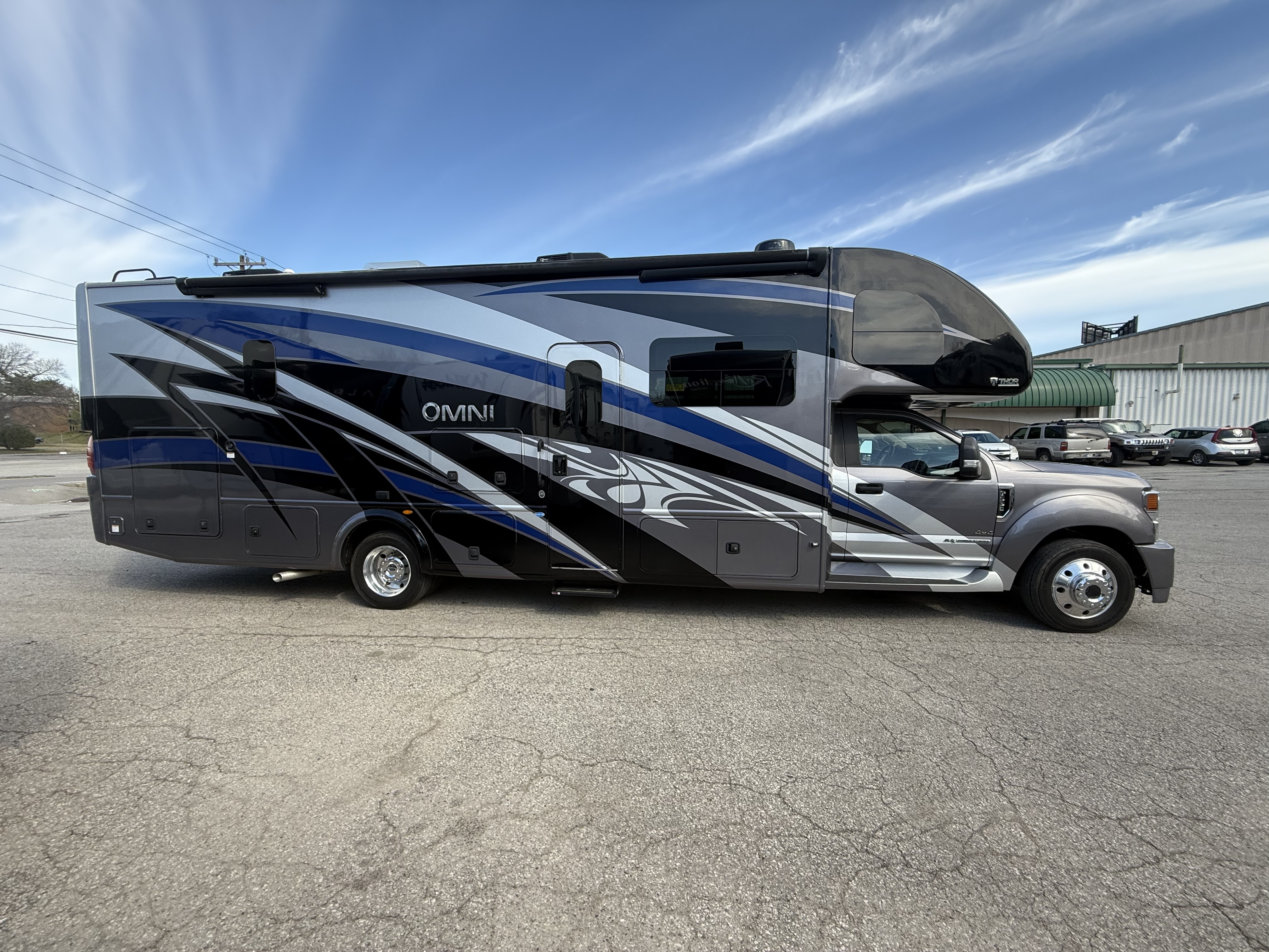 2021 Thor Motor Coach OMNI SUPER C RB34 in verona KY