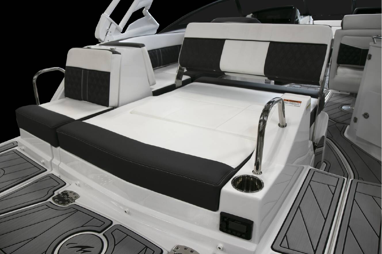 A photo of this 2026 Monterey M Series (Outboard) M-45