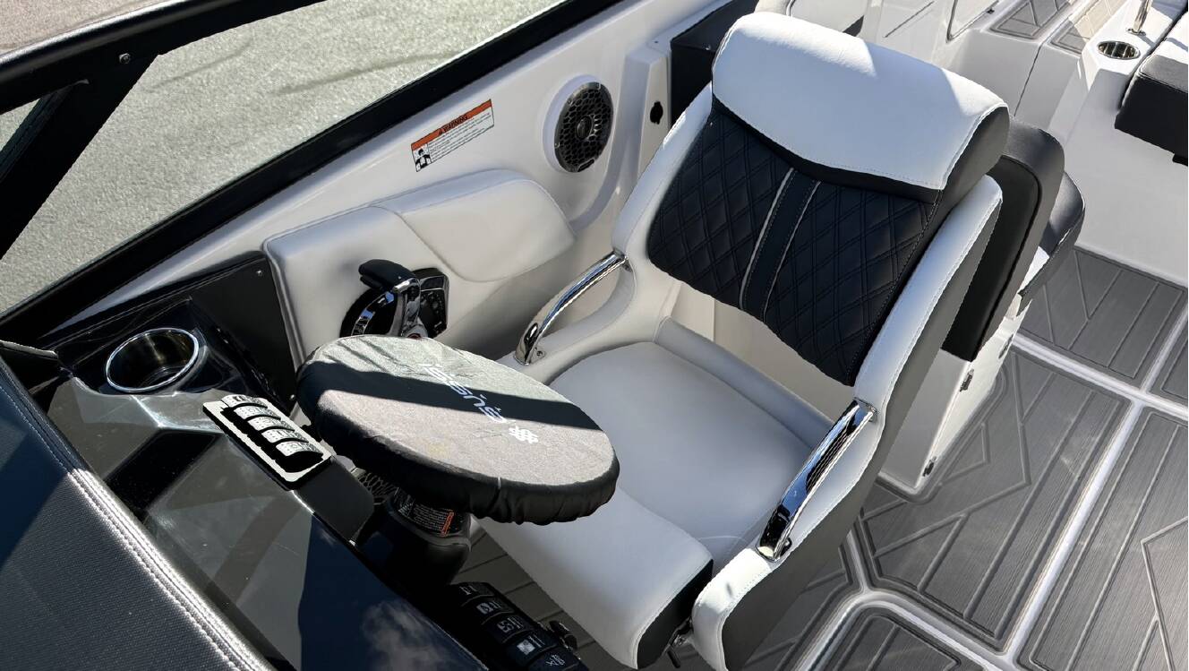 A photo of this 2026 Monterey M6 SERIES