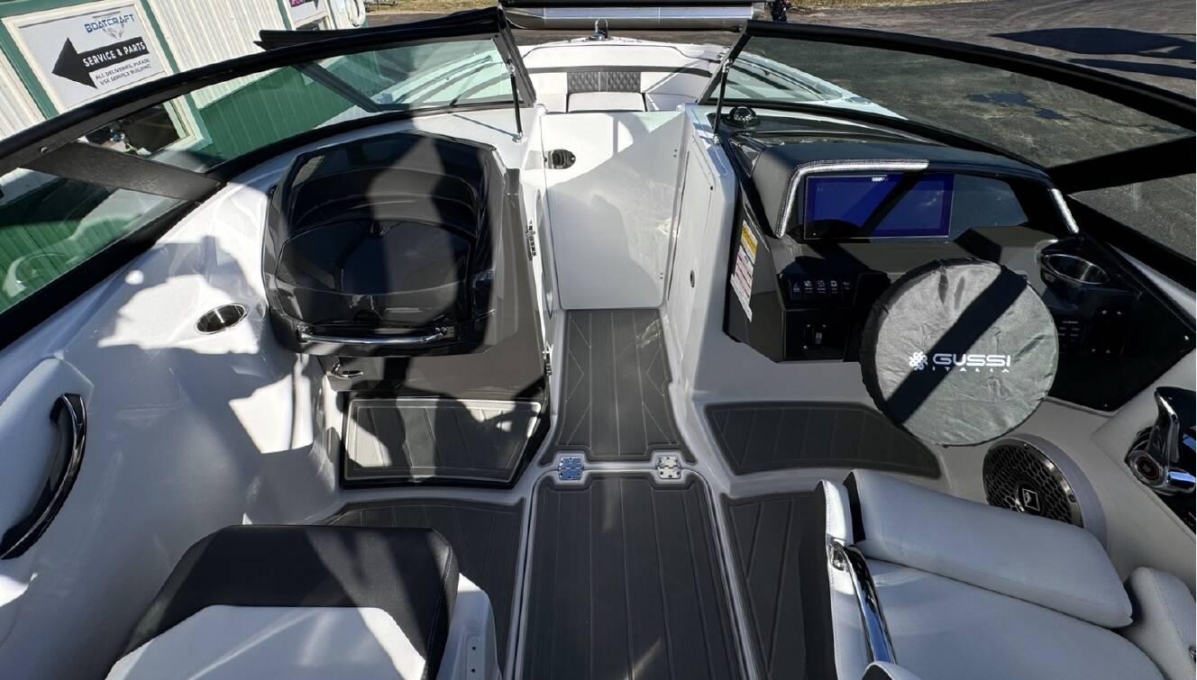A photo of this 2026 Monterey M6 SERIES