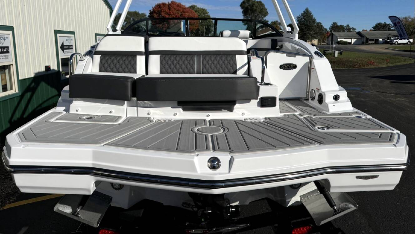 A photo of this 2026 Monterey M6 SERIES