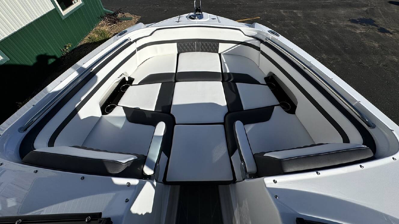 A photo of this 2026 Monterey M6 SERIES
