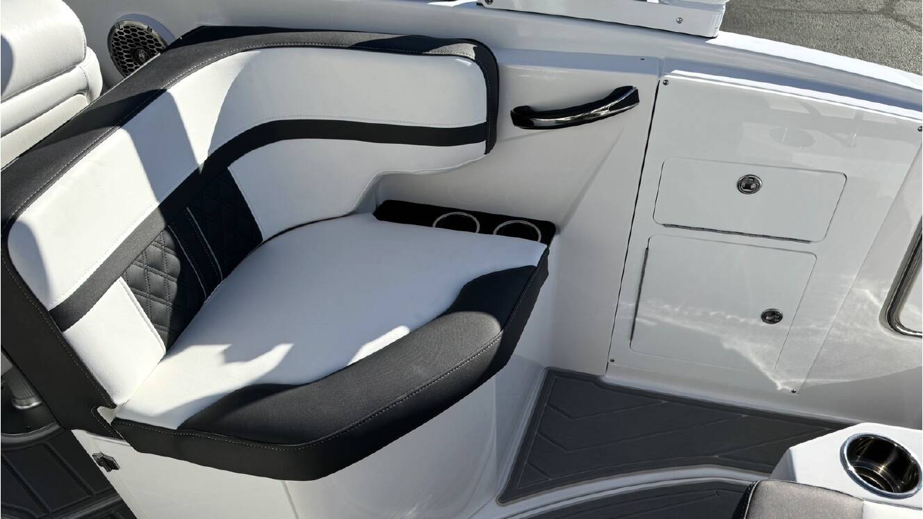 A photo of this 2026 Monterey M6 SERIES