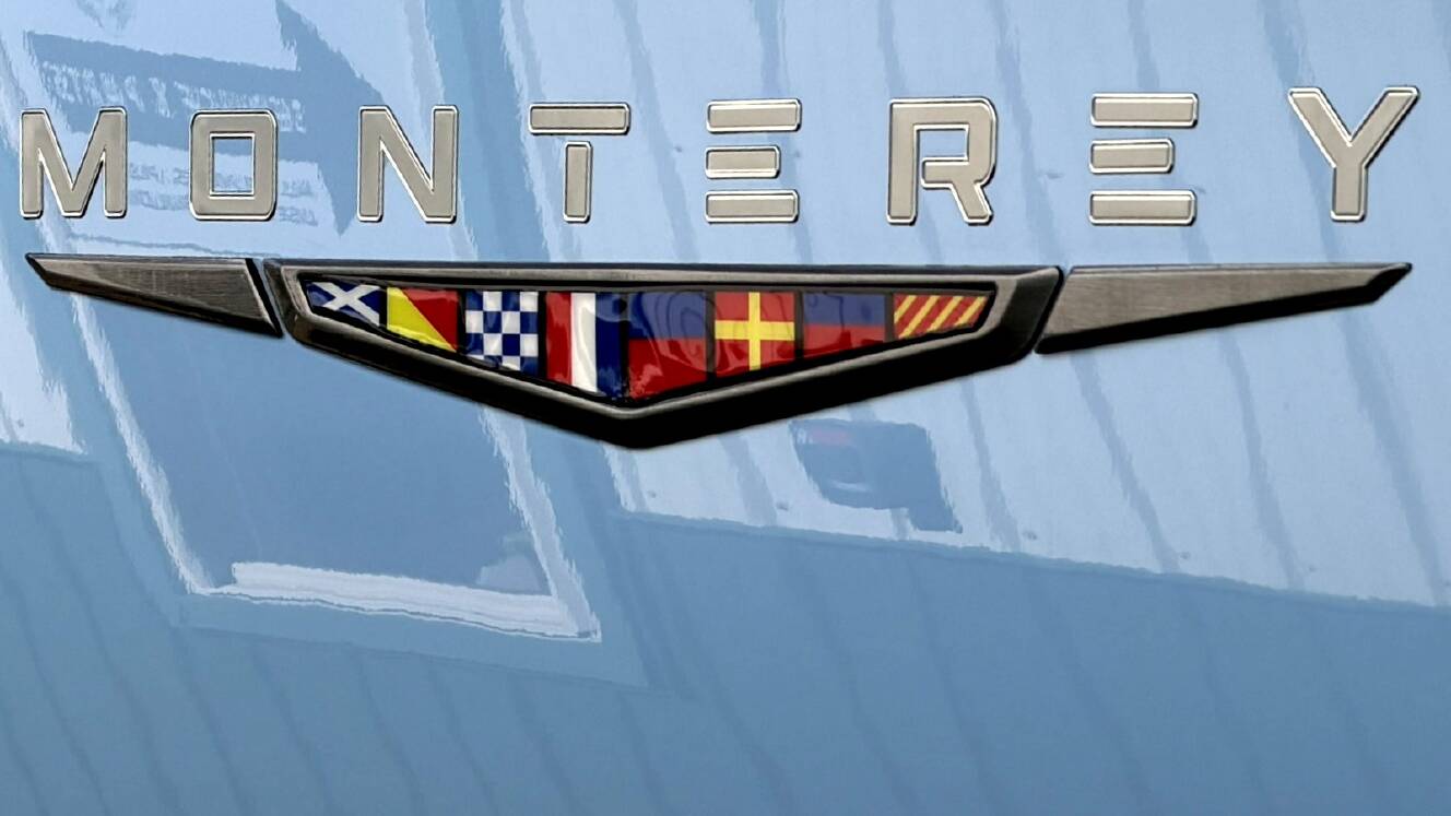 A photo of this 2026 Monterey ELITE 30 OB BOWRIDER
