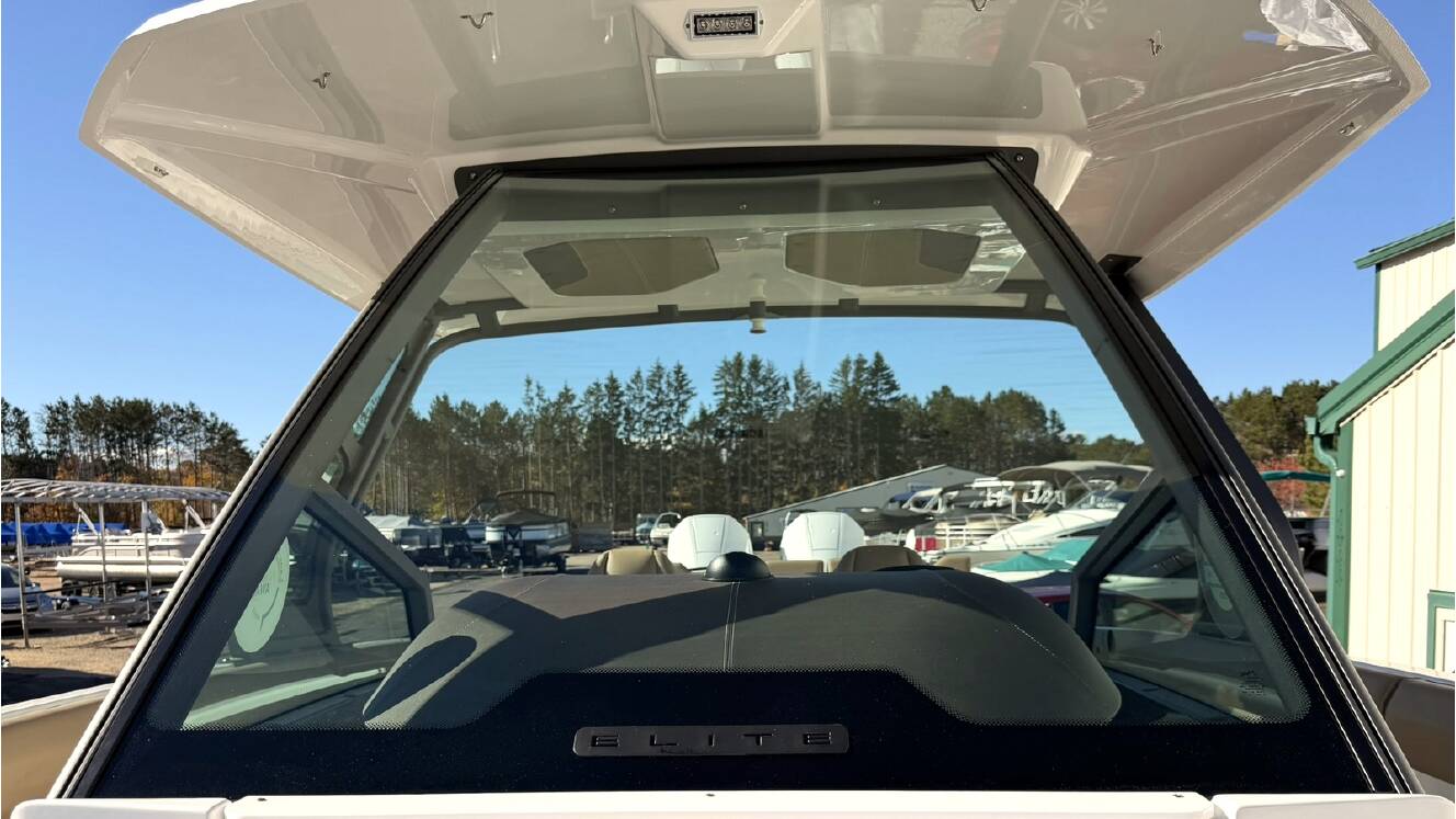 A photo of this 2026 Monterey ELITE 30 OB BOWRIDER