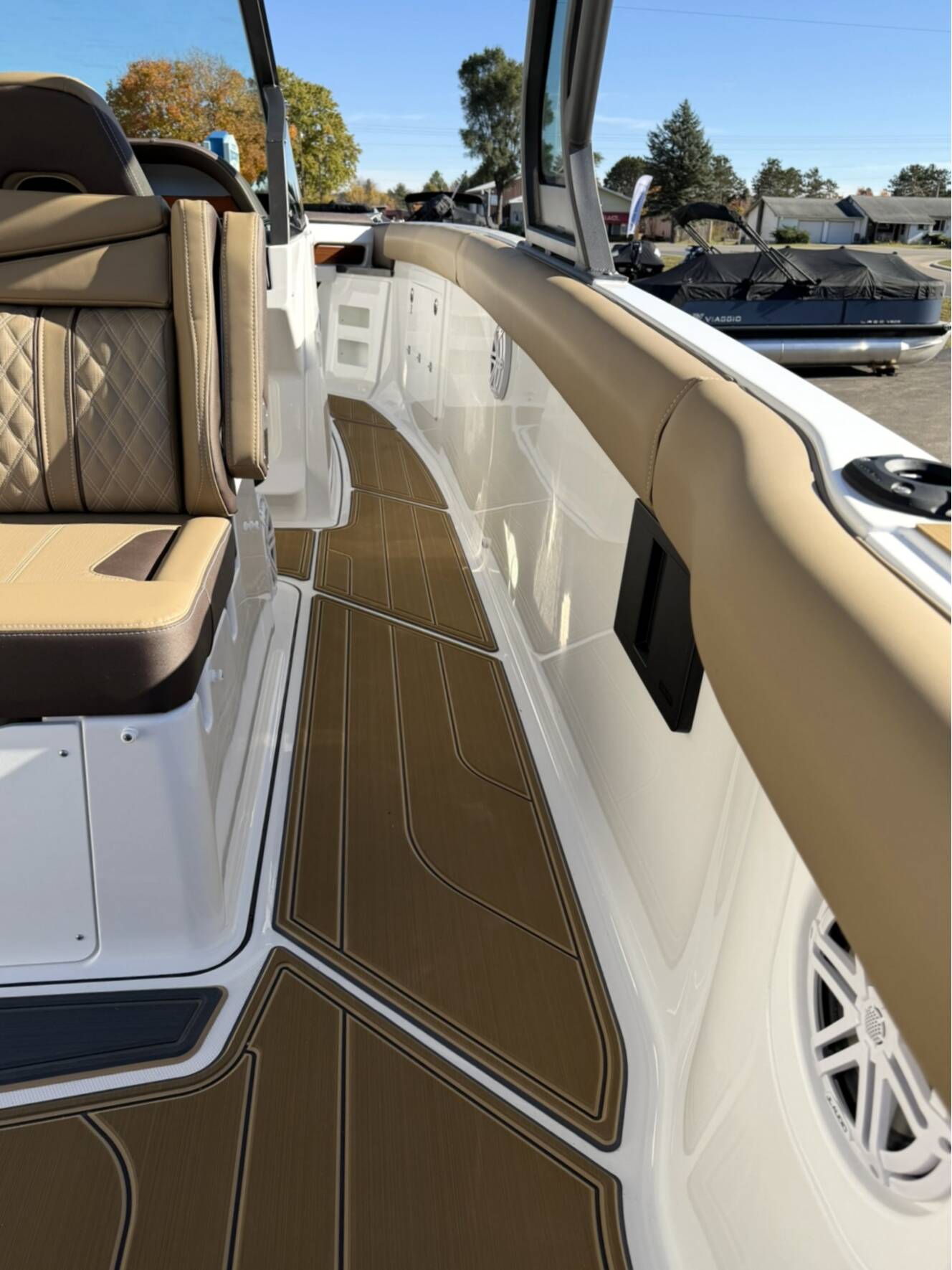 A photo of this 2026 Monterey ELITE 30 OB BOWRIDER