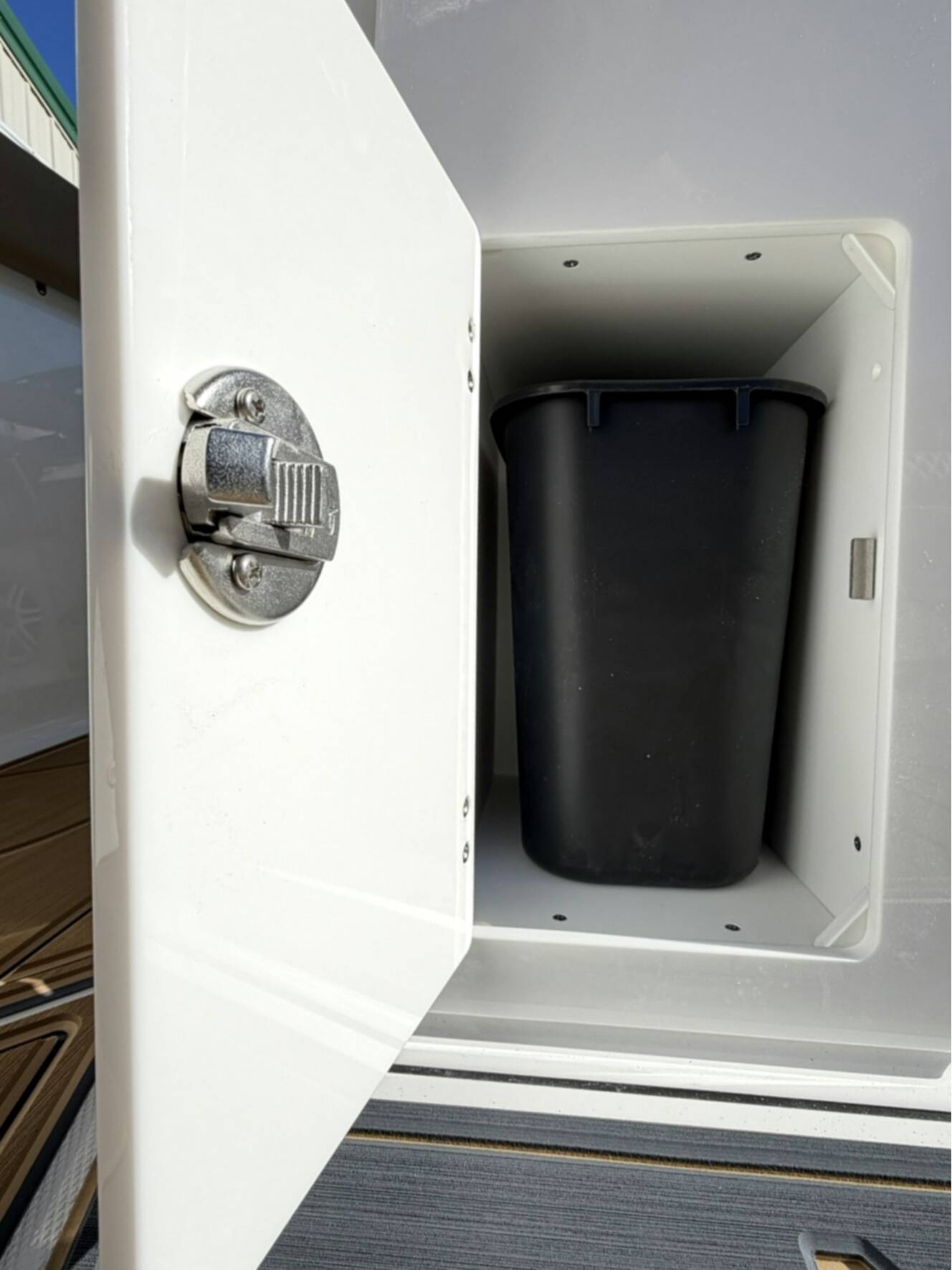 A photo of this 2026 Monterey ELITE 30 OB BOWRIDER