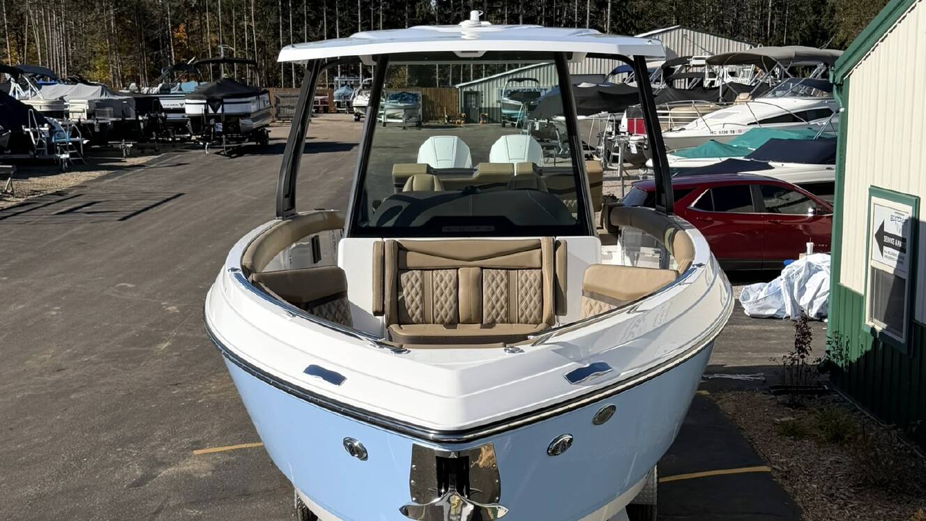 A photo of this 2026 Monterey ELITE 30 OB BOWRIDER