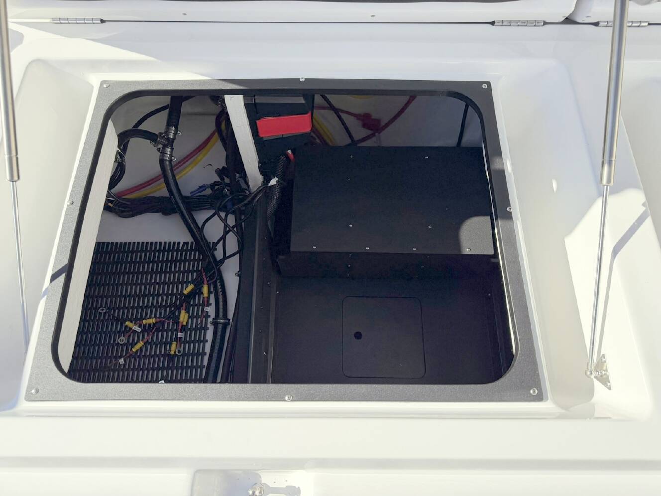 A photo of this 2026 Monterey ELITE 30 OB BOWRIDER