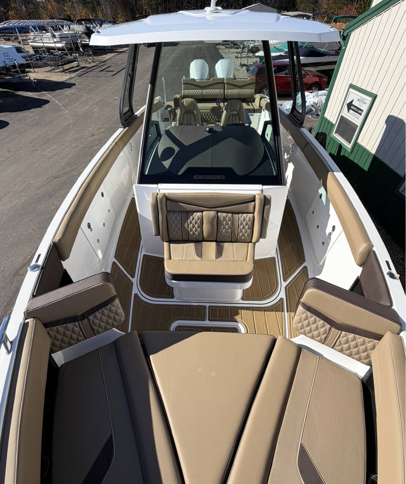 A photo of this 2026 Monterey ELITE 30 OB BOWRIDER
