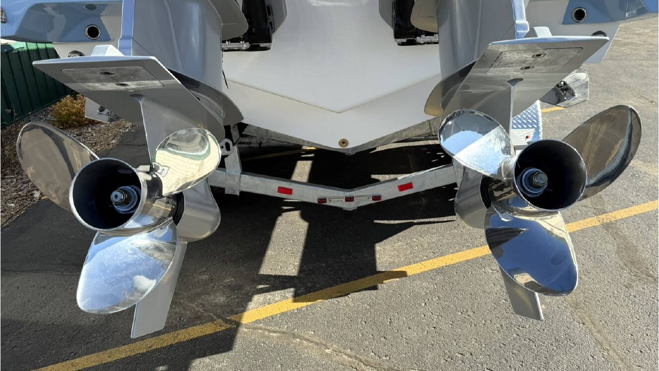 A photo of this 2026 Monterey ELITE 30 OB BOWRIDER