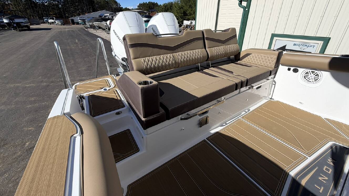 A photo of this 2026 Monterey ELITE 30 OB BOWRIDER