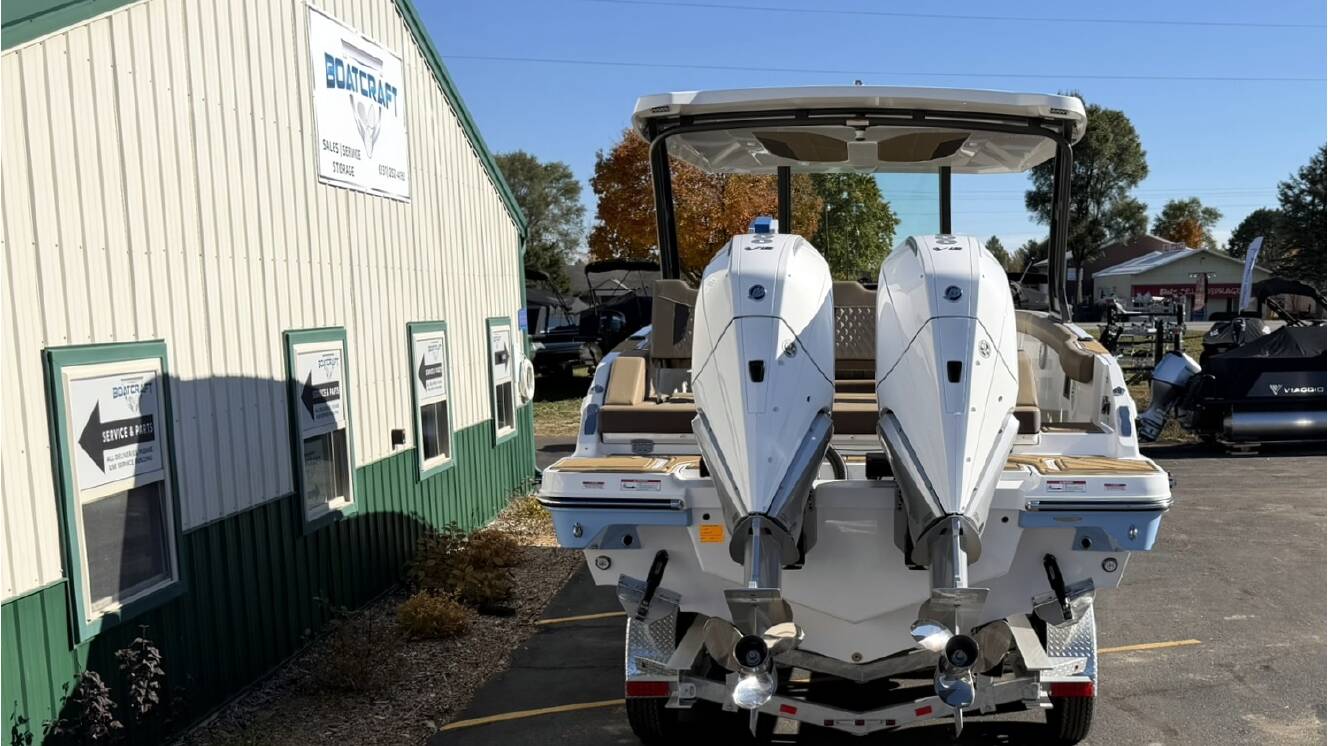 A photo of this 2026 Monterey ELITE 30 OB BOWRIDER