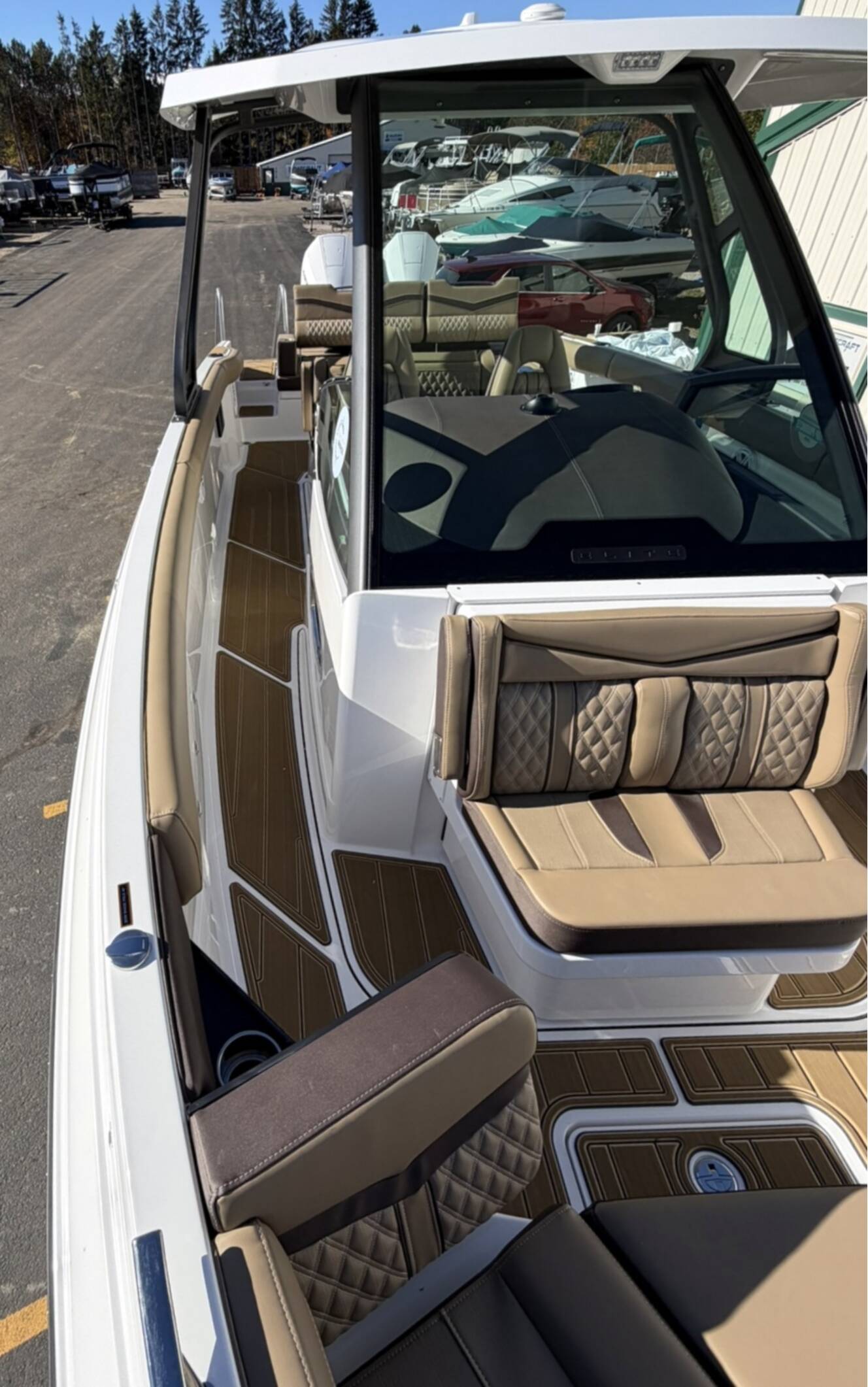 A photo of this 2026 Monterey ELITE 30 OB BOWRIDER