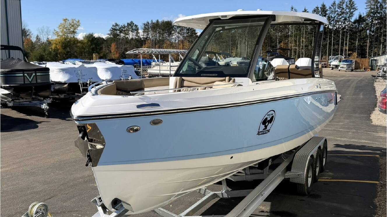 A photo of this 2026 Monterey ELITE 30 OB BOWRIDER