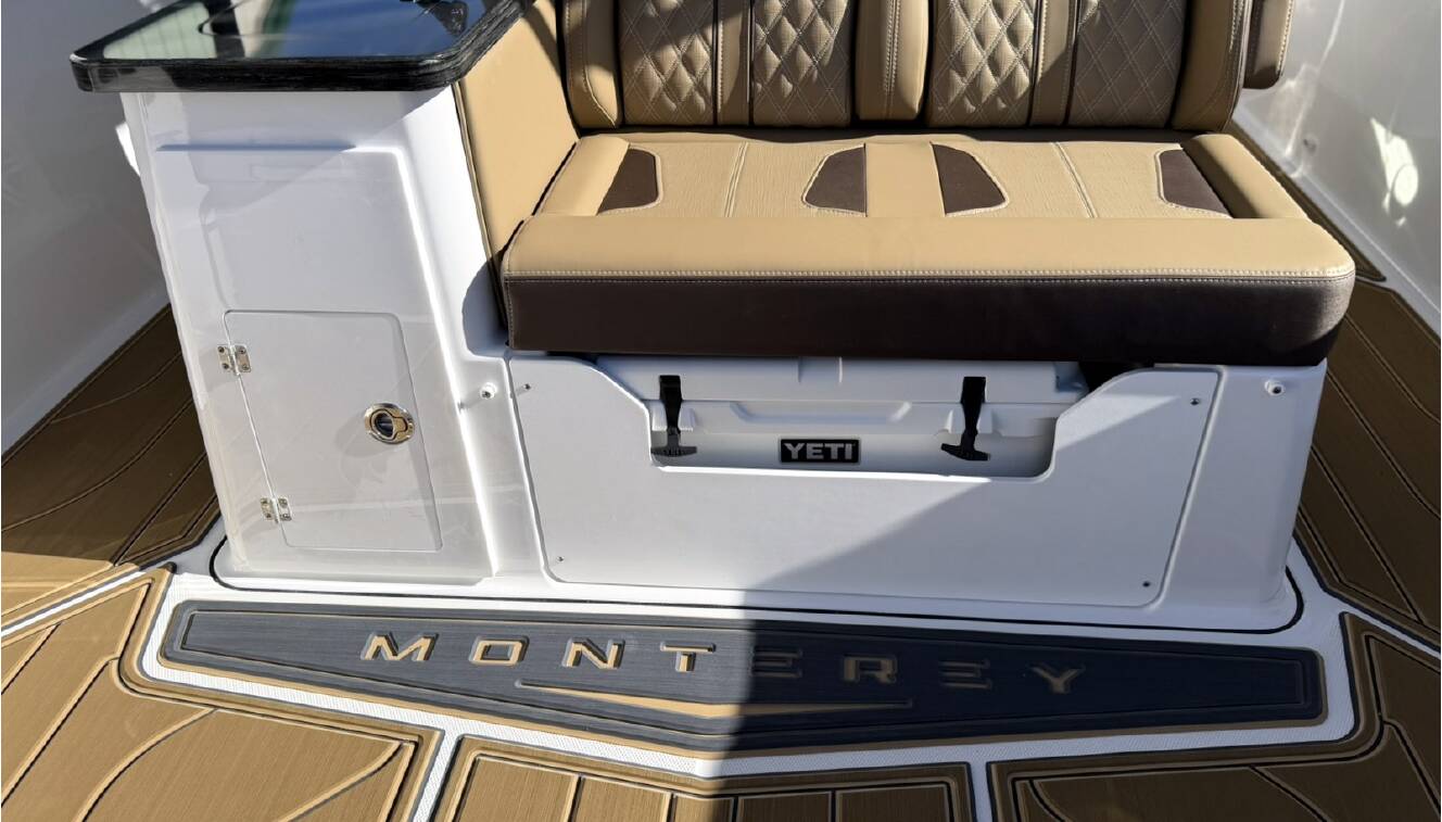 A photo of this 2026 Monterey ELITE 30 OB BOWRIDER