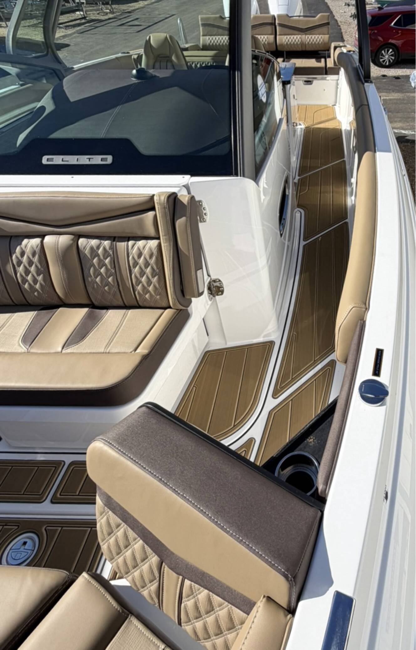 A photo of this 2026 Monterey ELITE 30 OB BOWRIDER