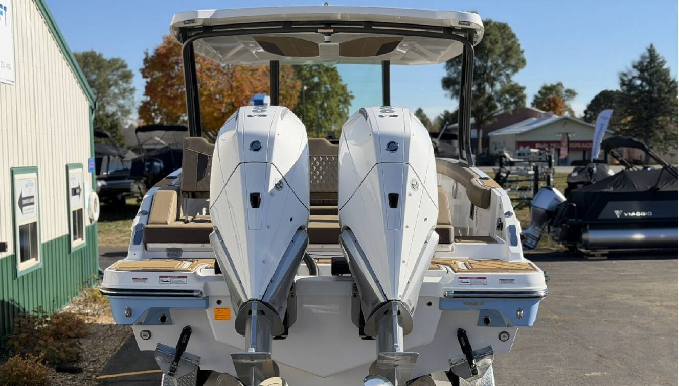 A photo of this 2026 Monterey ELITE 30 OB BOWRIDER