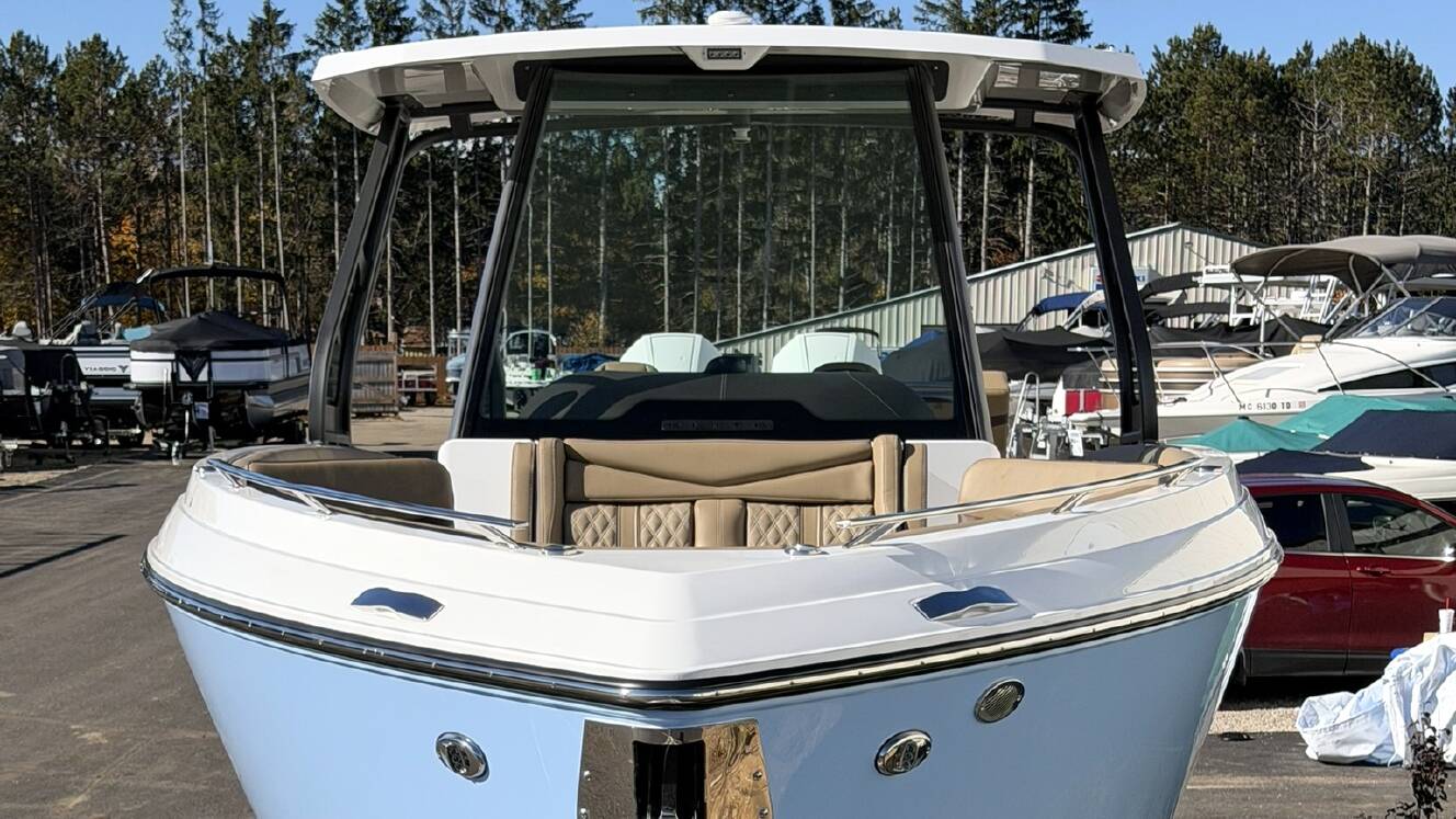 A photo of this 2026 Monterey ELITE 30 OB BOWRIDER