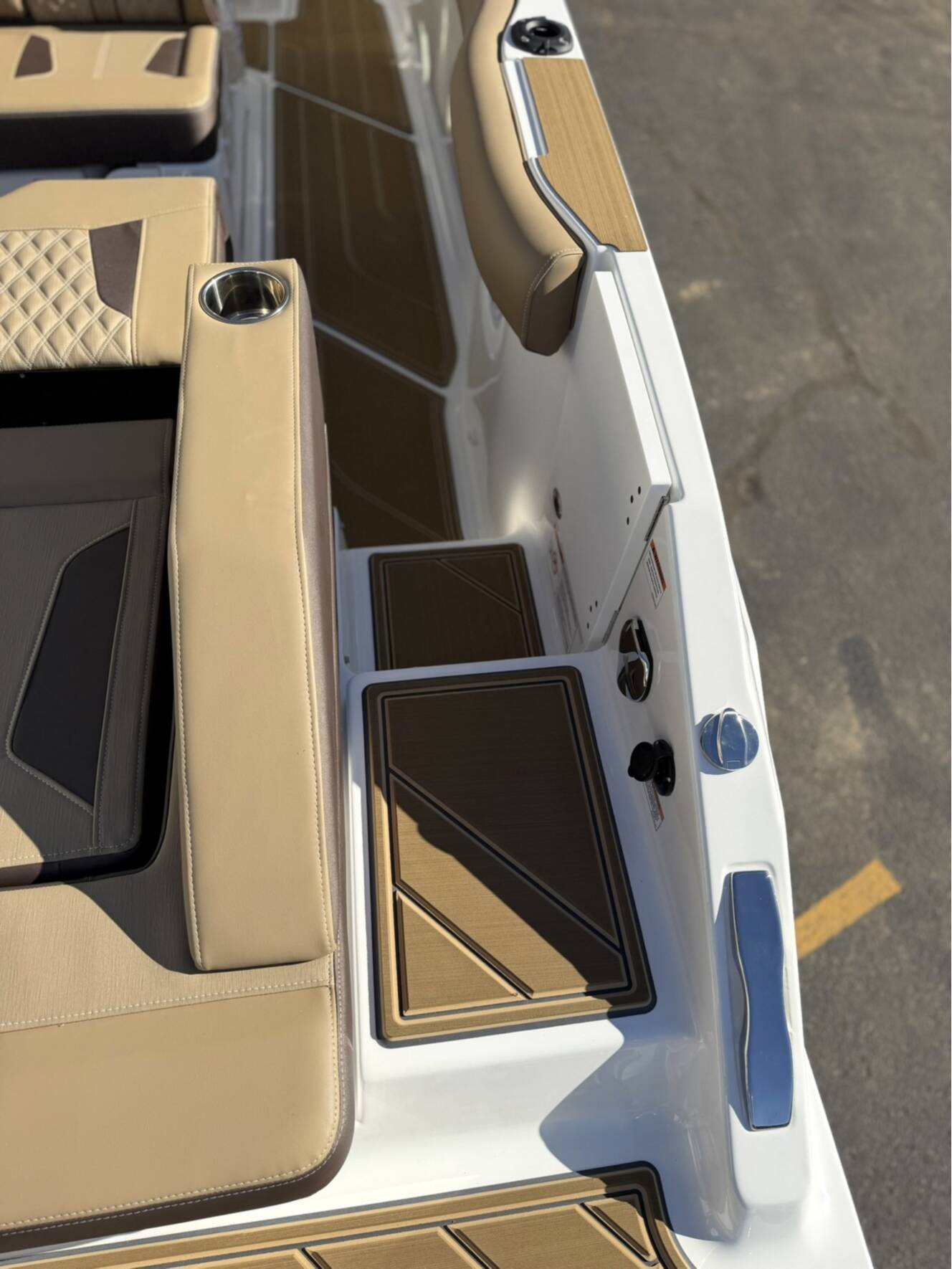 A photo of this 2026 Monterey ELITE 30 OB BOWRIDER