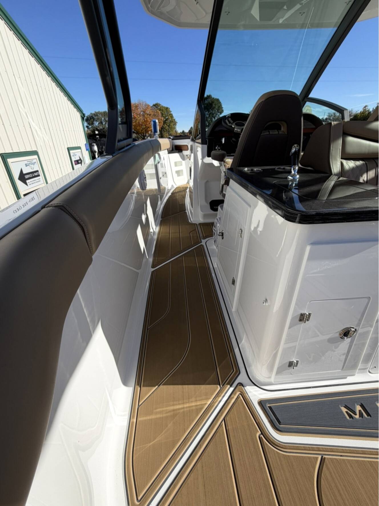A photo of this 2026 Monterey ELITE 30 OB BOWRIDER