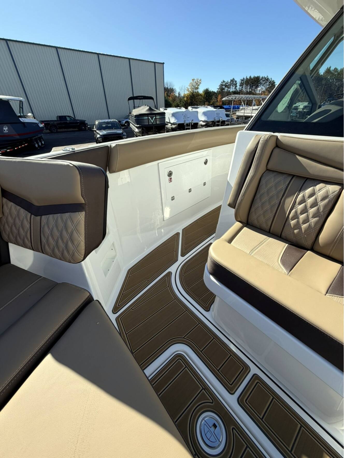 A photo of this 2026 Monterey ELITE 30 OB BOWRIDER
