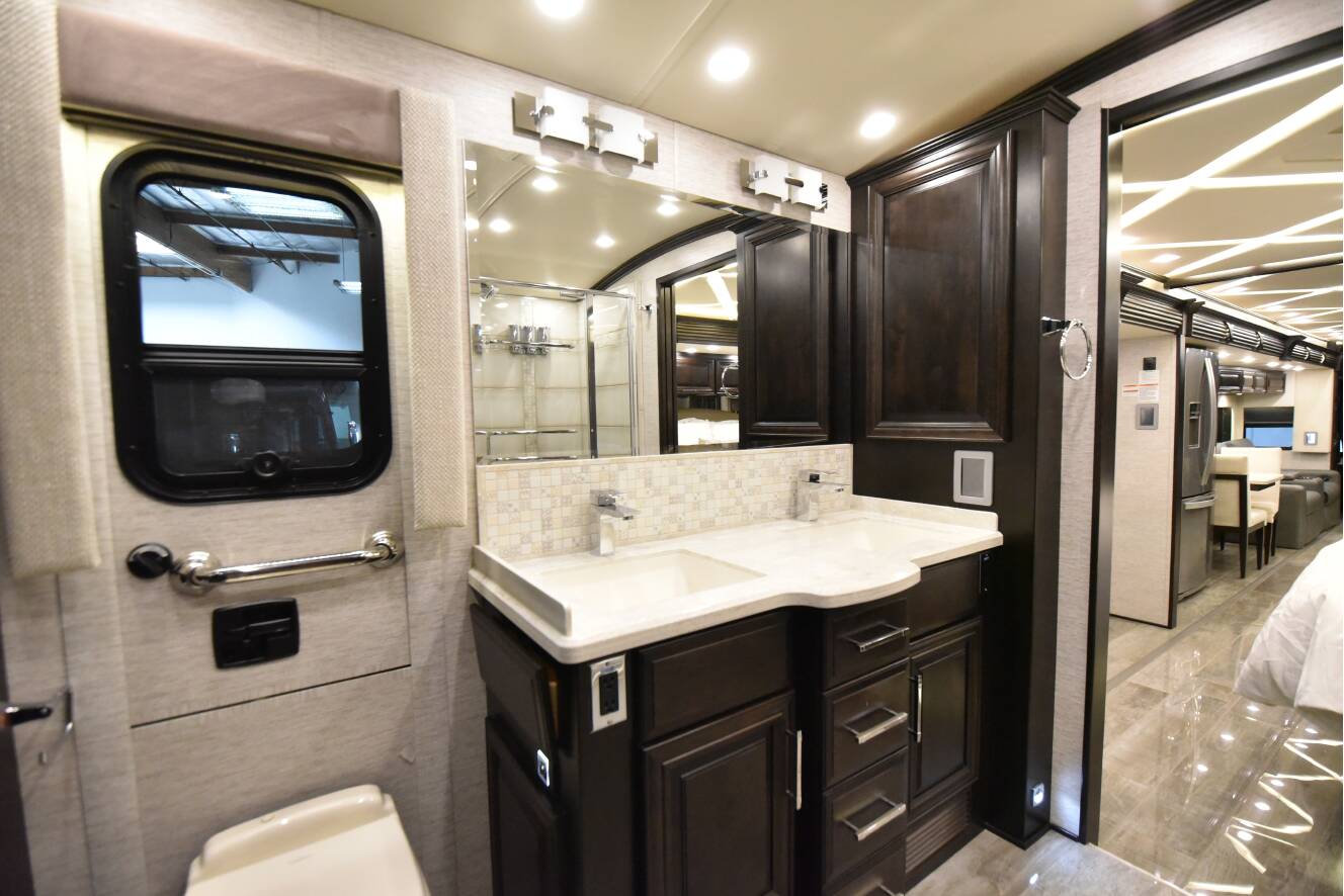 A photo of this 2020 Newmar MOUNTAIN AIRE 4543