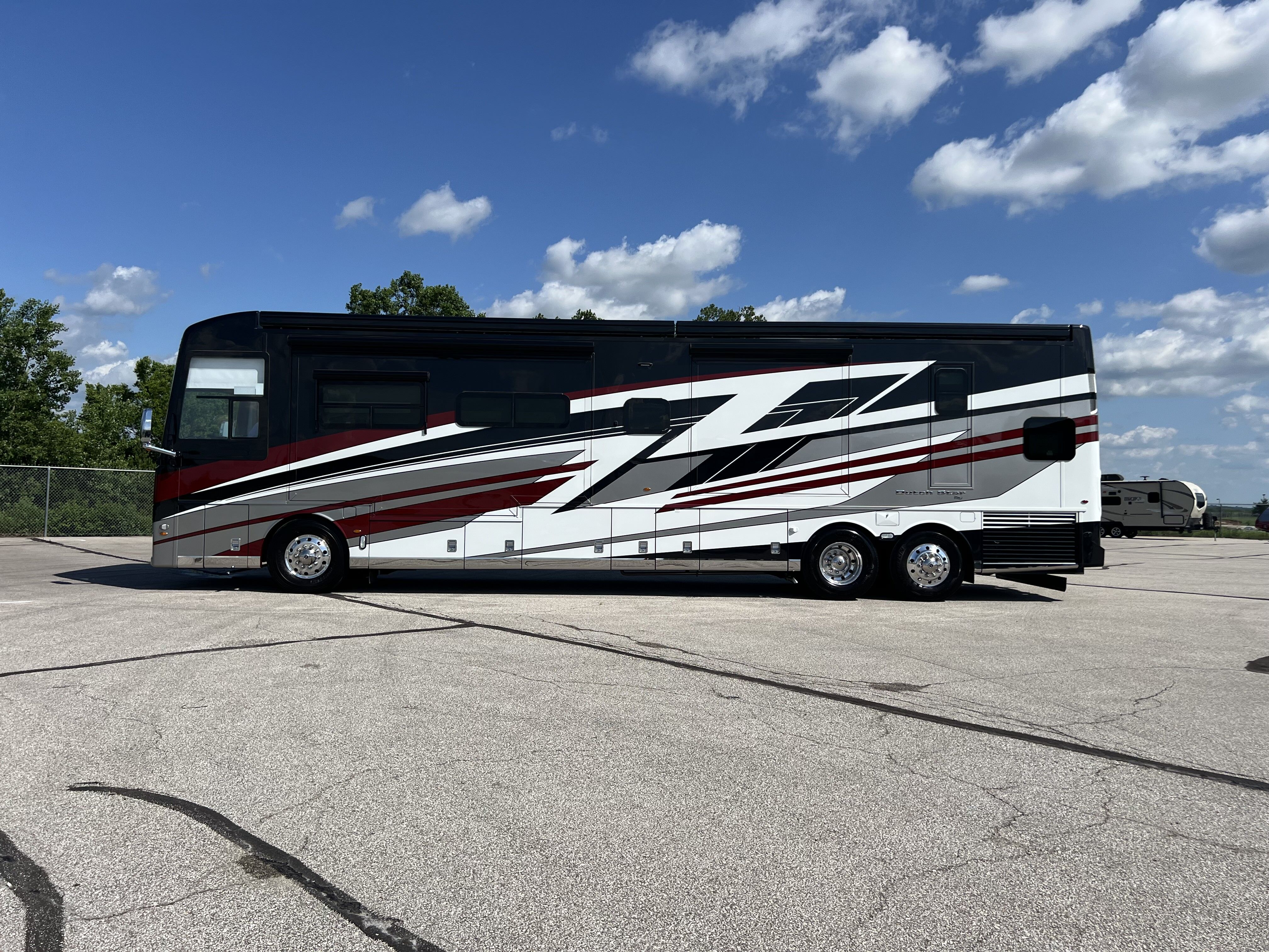 2027 Newmar Dutch Star 4345 in belton MO
