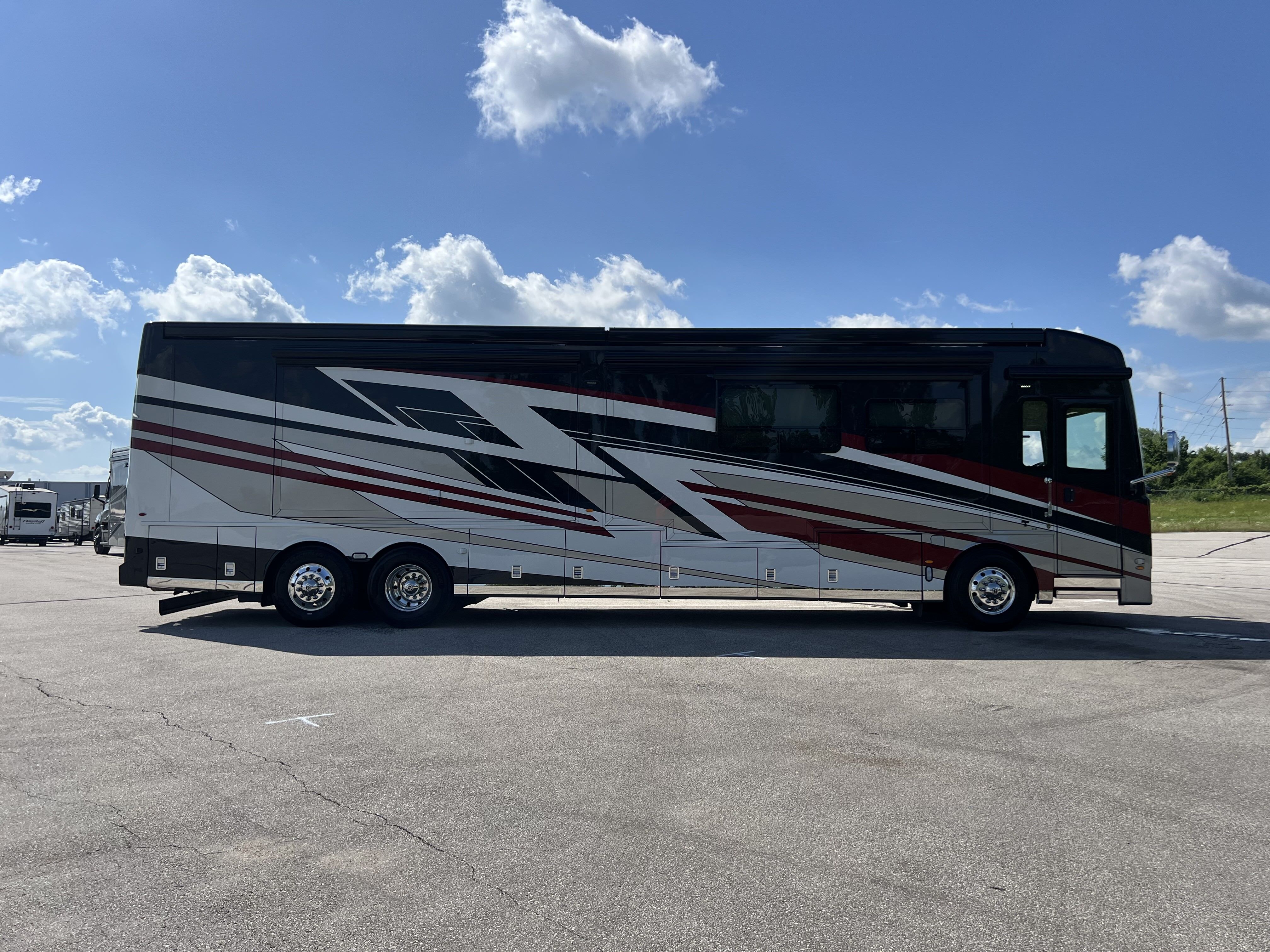 2027 Newmar Dutch Star 4345 in belton MO