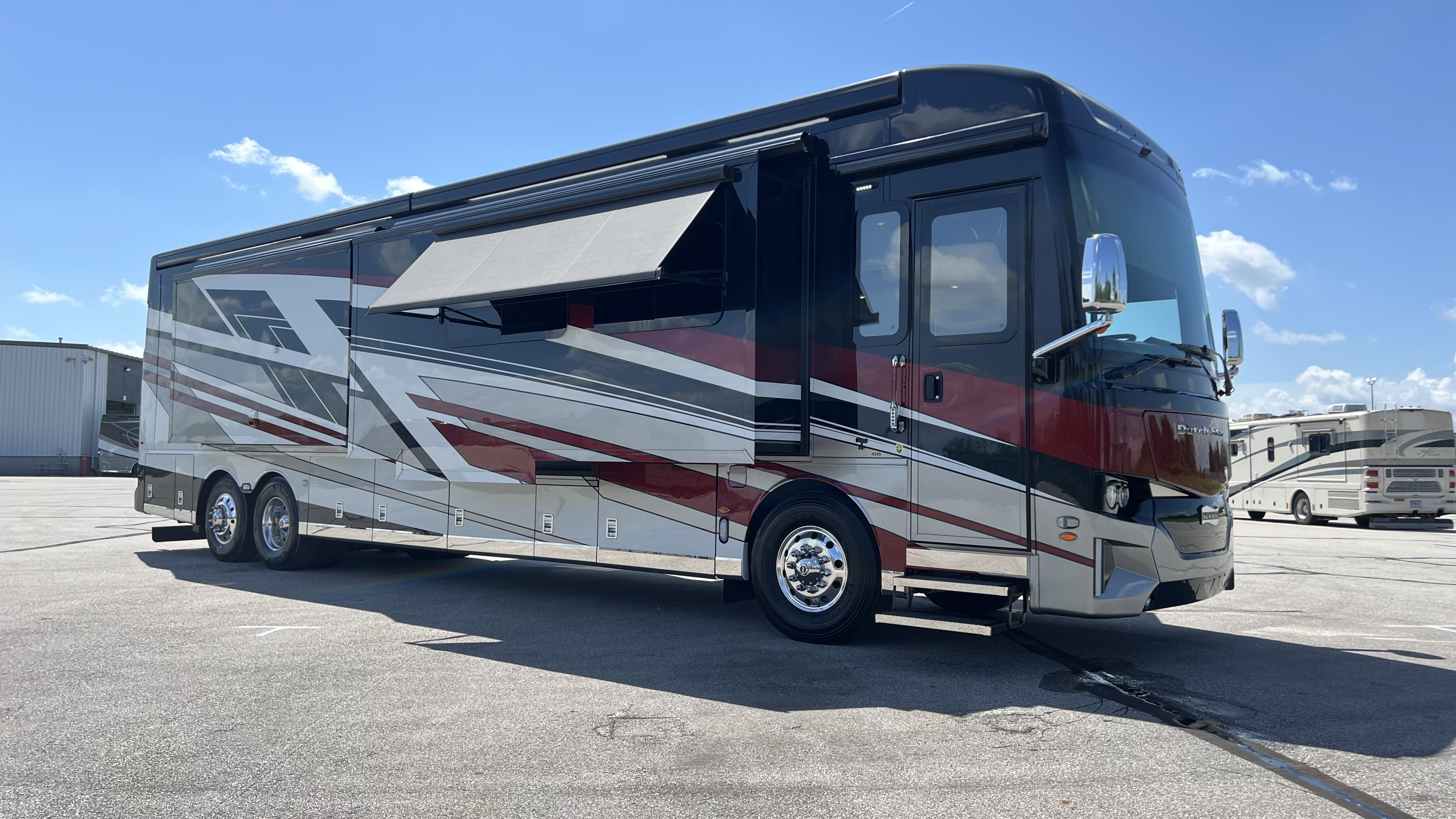 2027 Newmar Dutch Star 4345 Class A Diesel Motorhome - Diesel Pusher RV