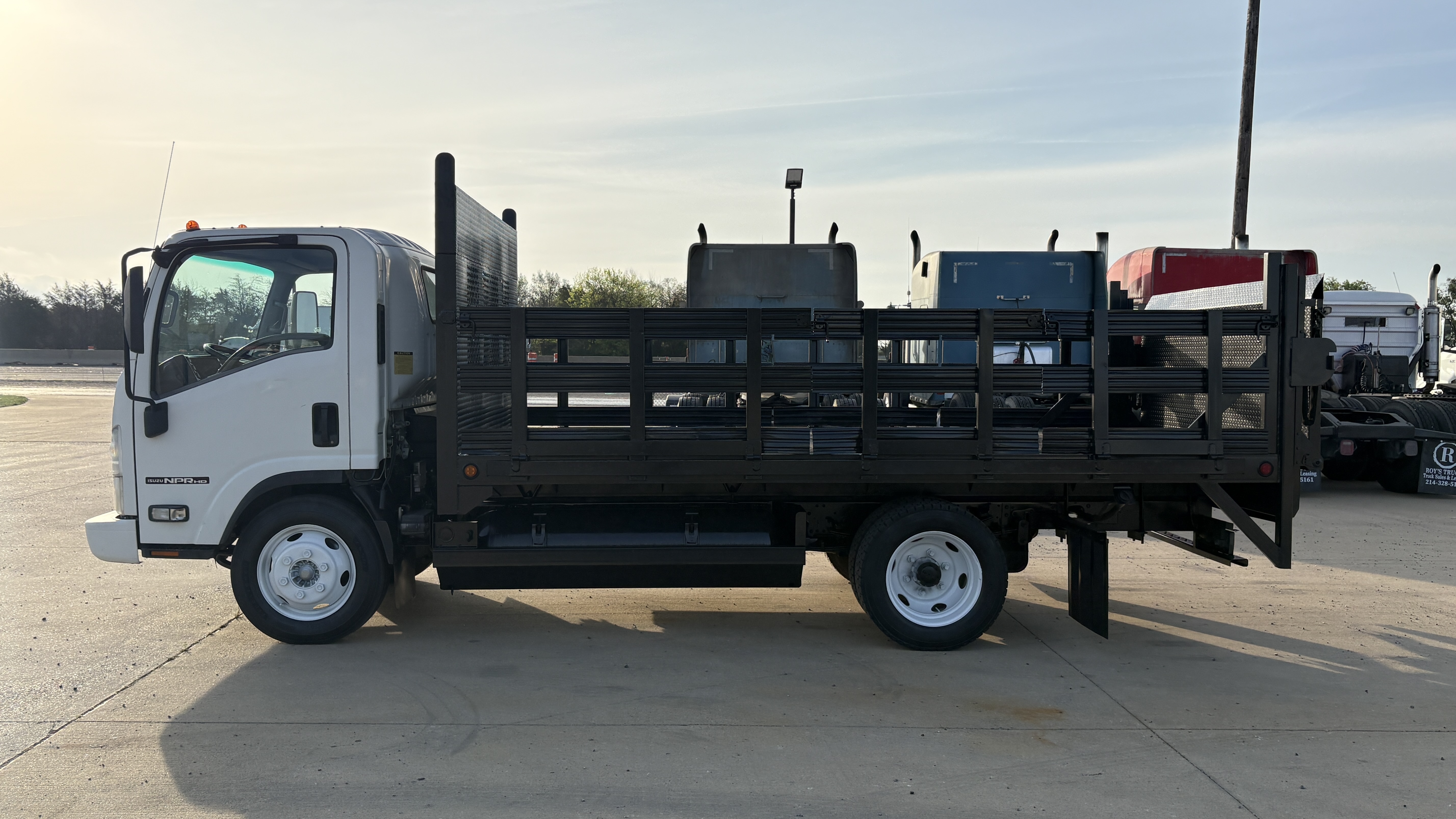 2013 ISUZU NPR HD in Caddo Mills, TX