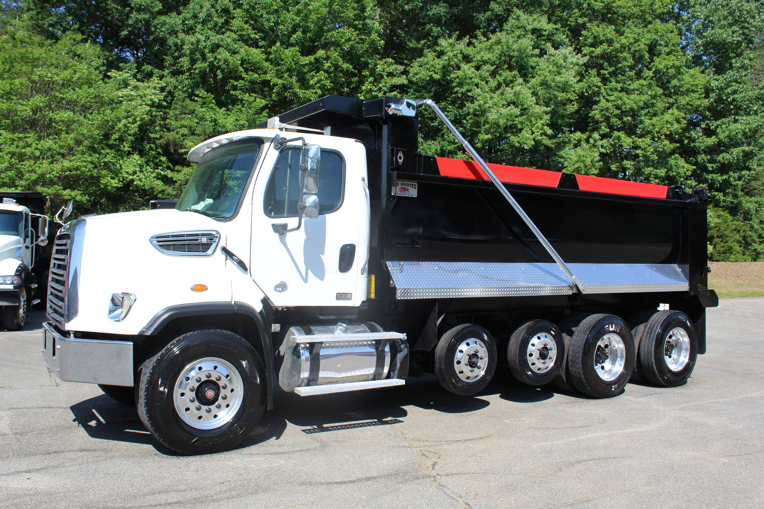 2018 FREIGHTLINER 108 SD in Mc Leansville, NC