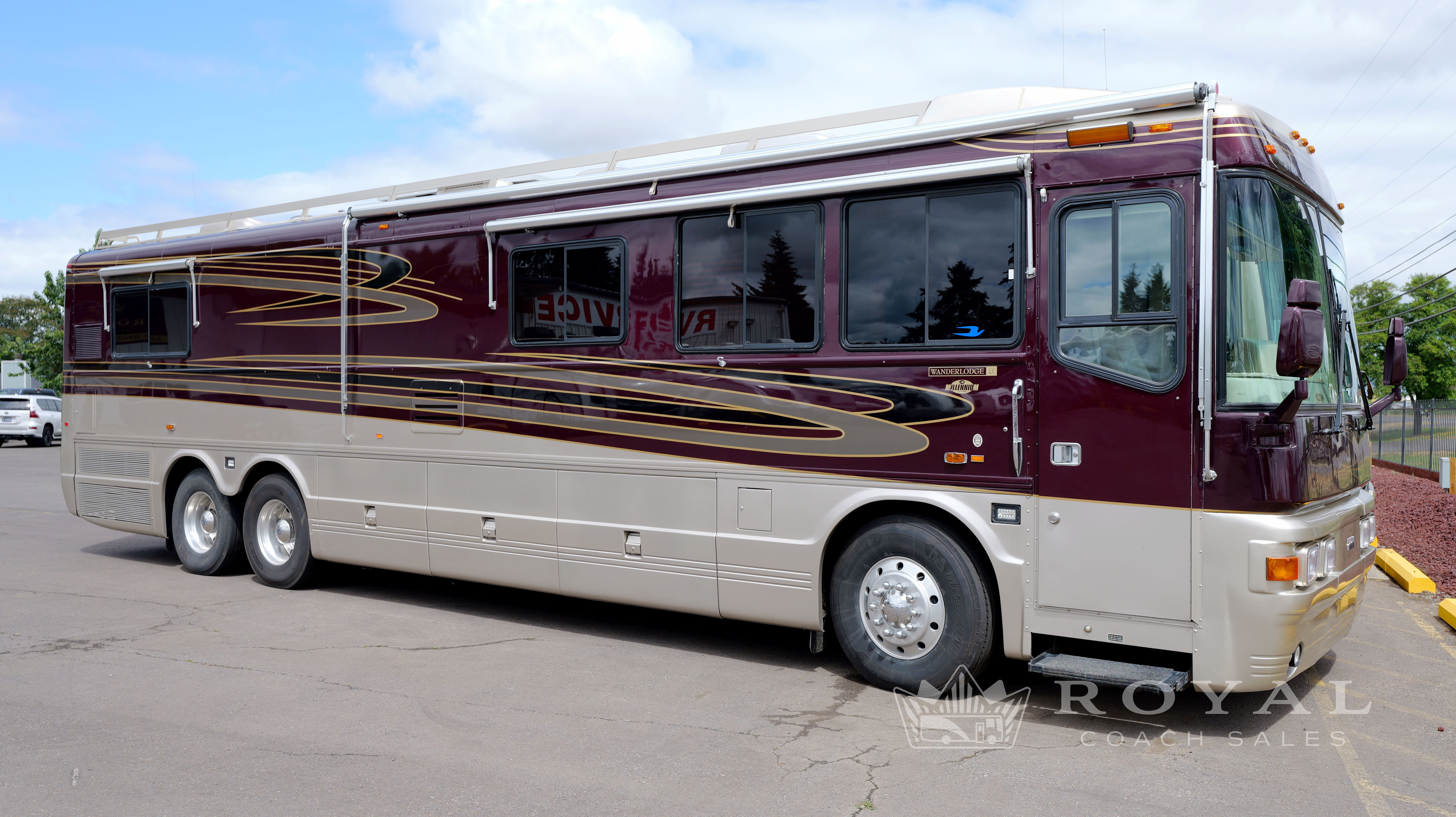 2000 Blue Bird WANDERLODGE 40LXI MILLENIUM in eugene OR