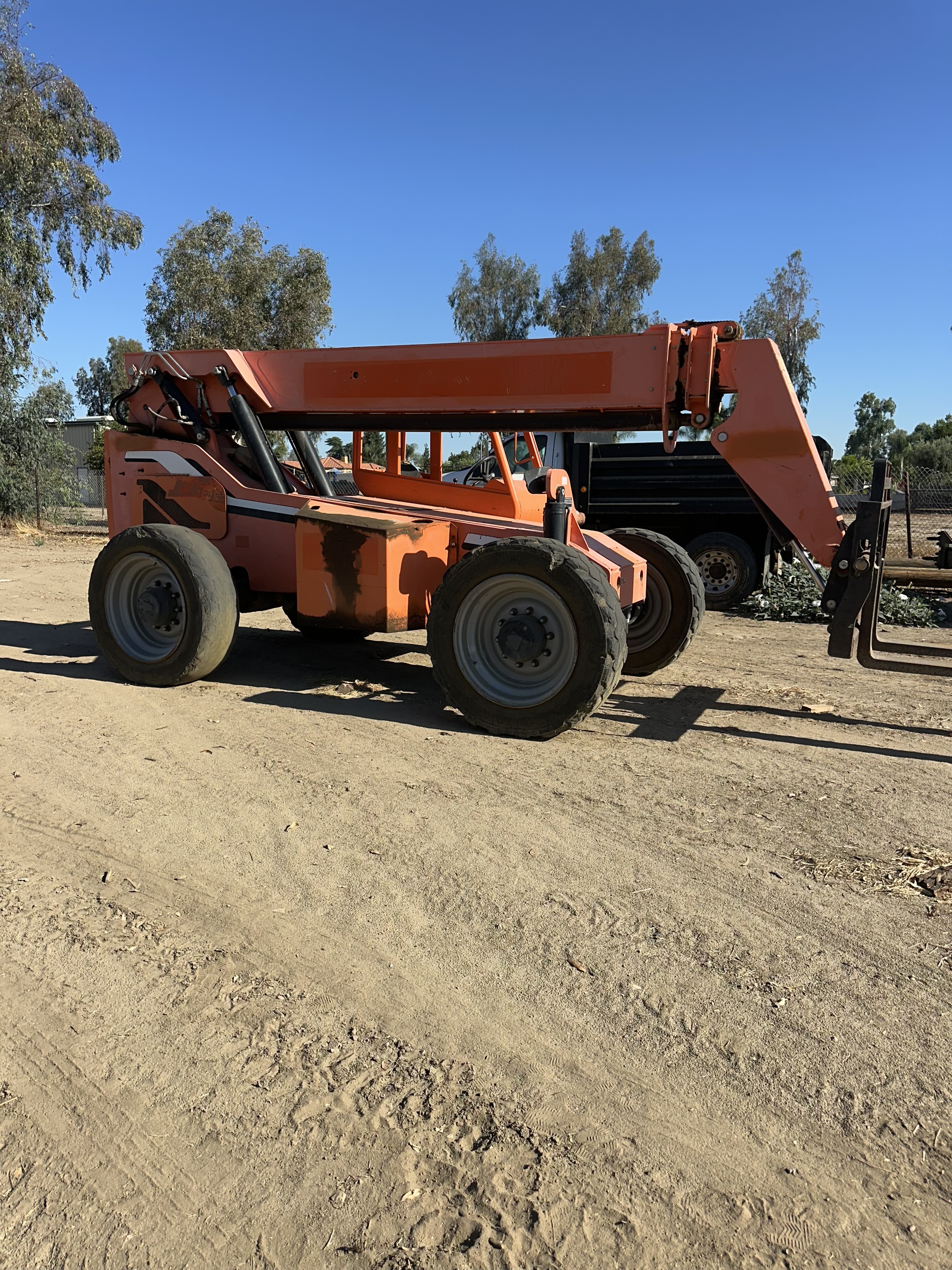 2013 SKYTRAK 6042 in Bakersfield, CA