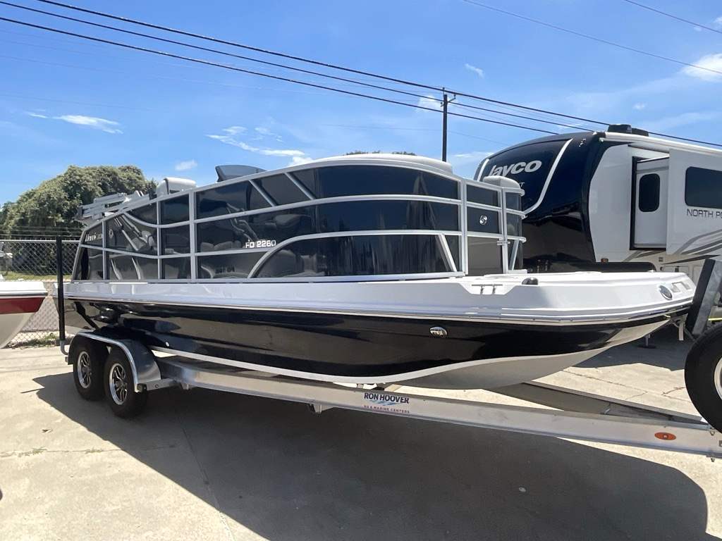 2027 Hurricane FunDeck Deck Boat boat