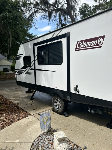 2022 Dutchmen COLEMAN ULTRA-LITE 225KS in lithia FL