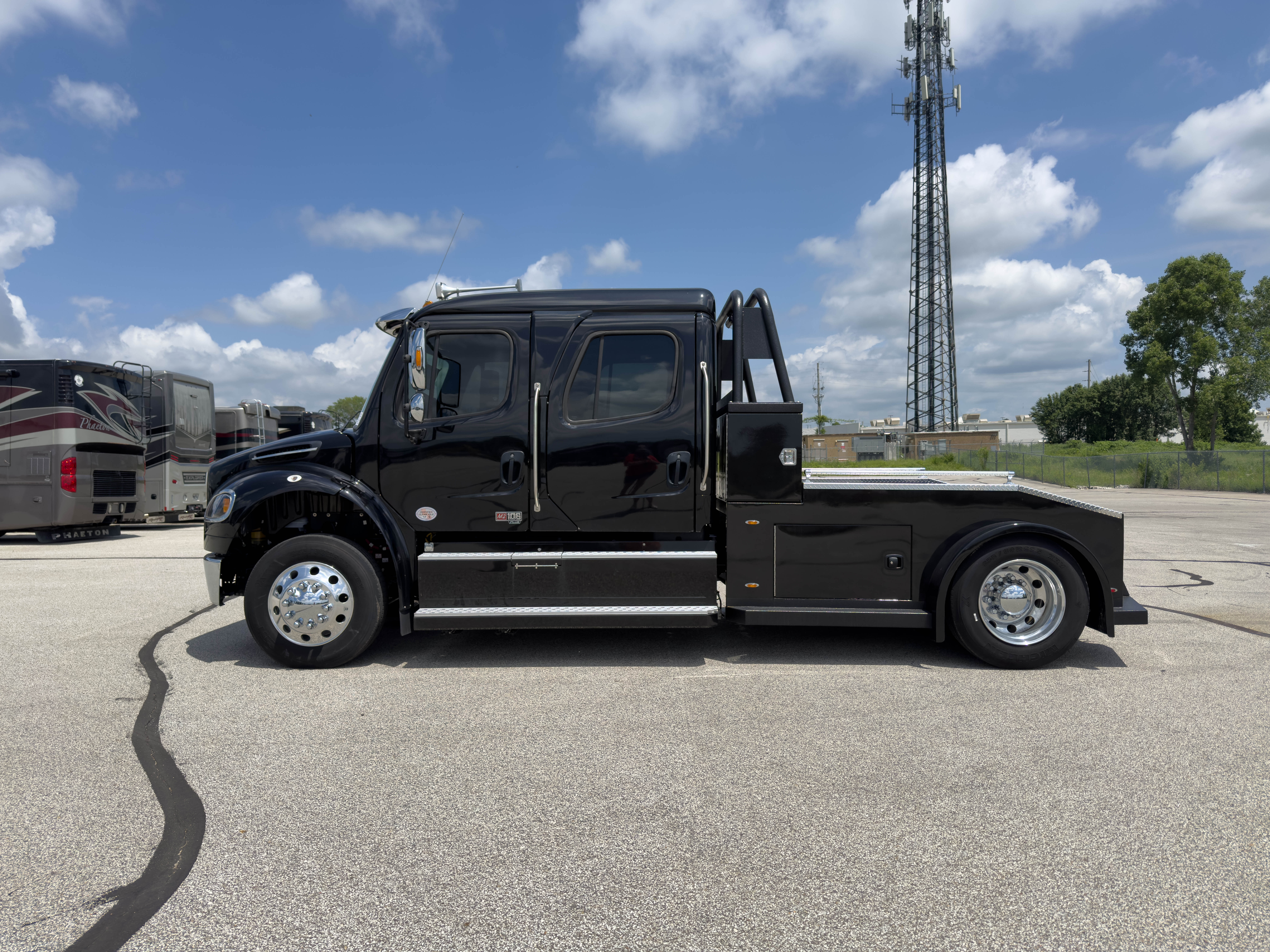 2024 FREIGHTLINER BUSINESS CLASS M2 106 in Belton, MO