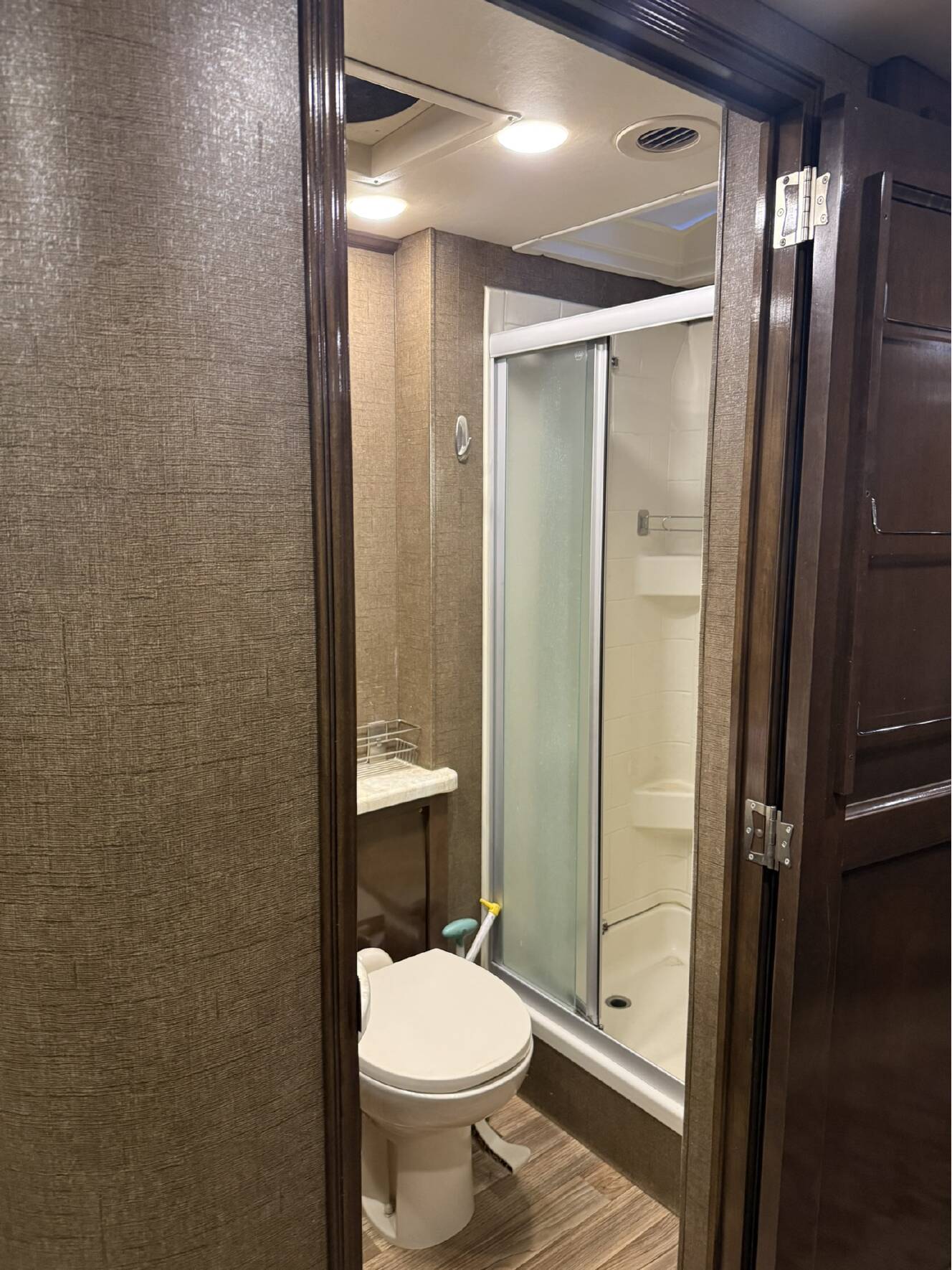 A photo of this 2018 Thor Motor Coach PALAZZO 33 2