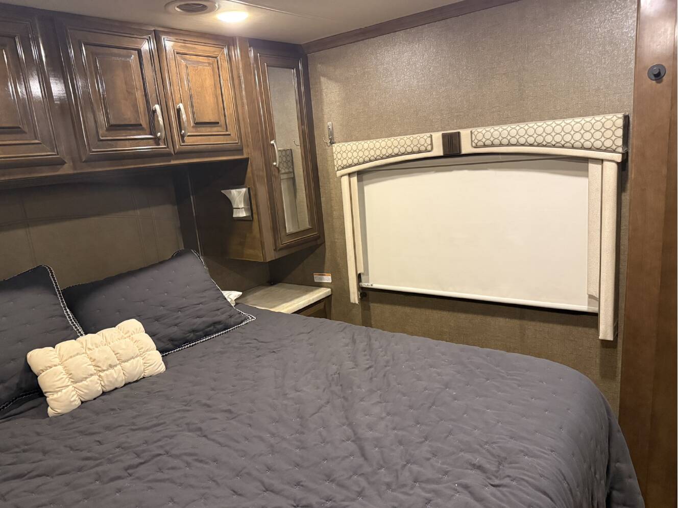 A photo of this 2018 Thor Motor Coach PALAZZO 33 2