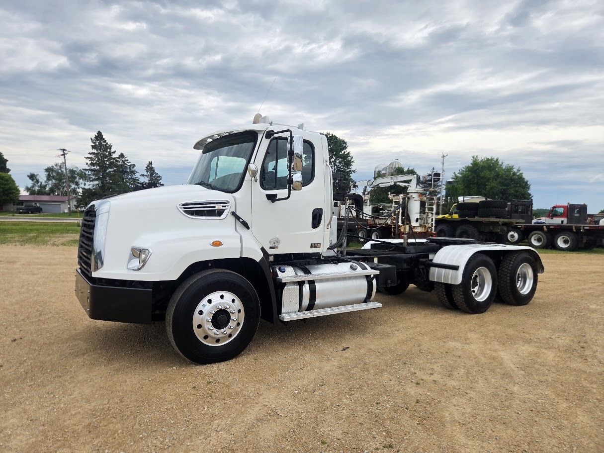 2013 FREIGHTLINER 114 SD in Bonduel, WI