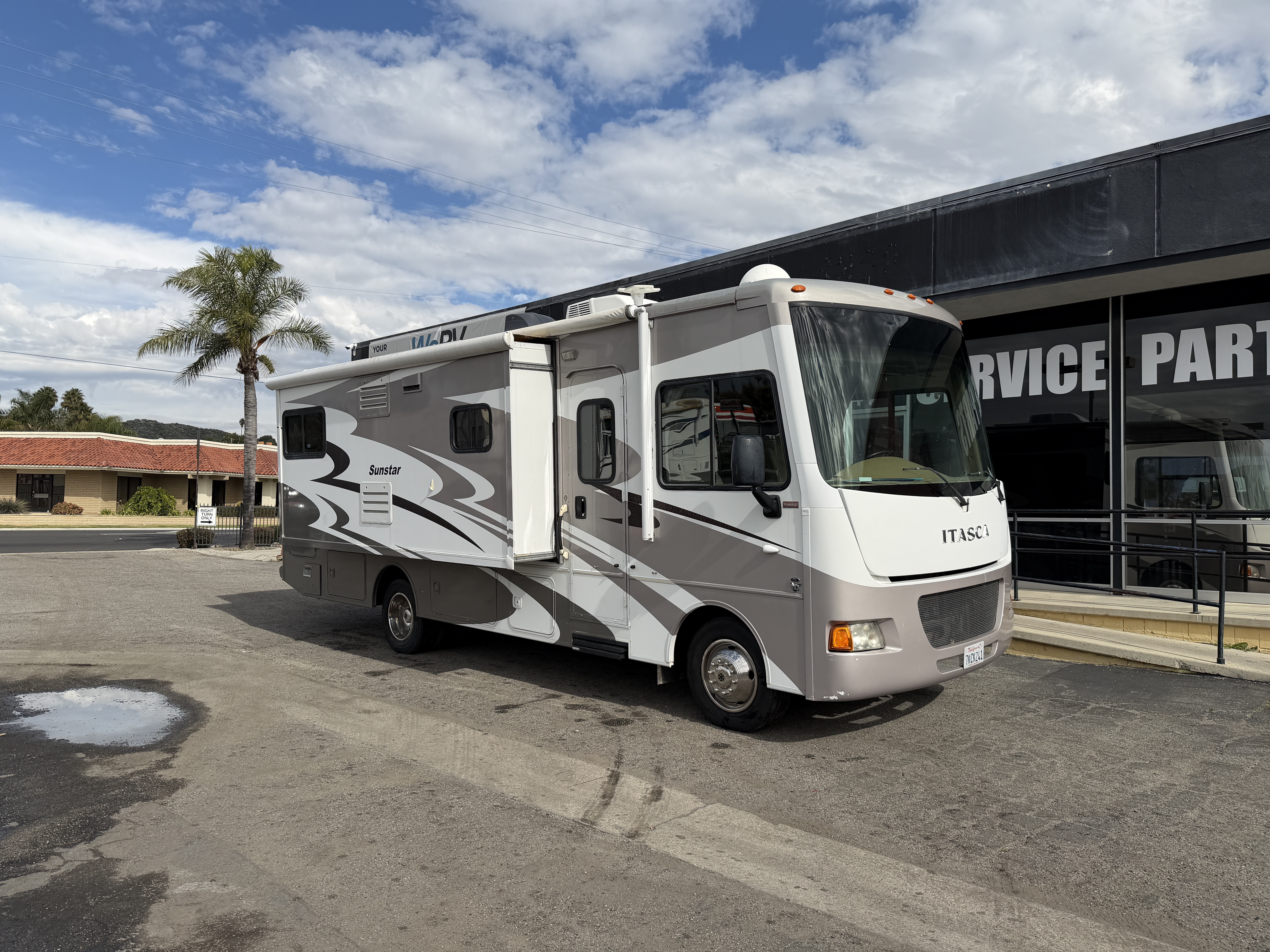 2013 Itasca SUNSTAR 27N RV