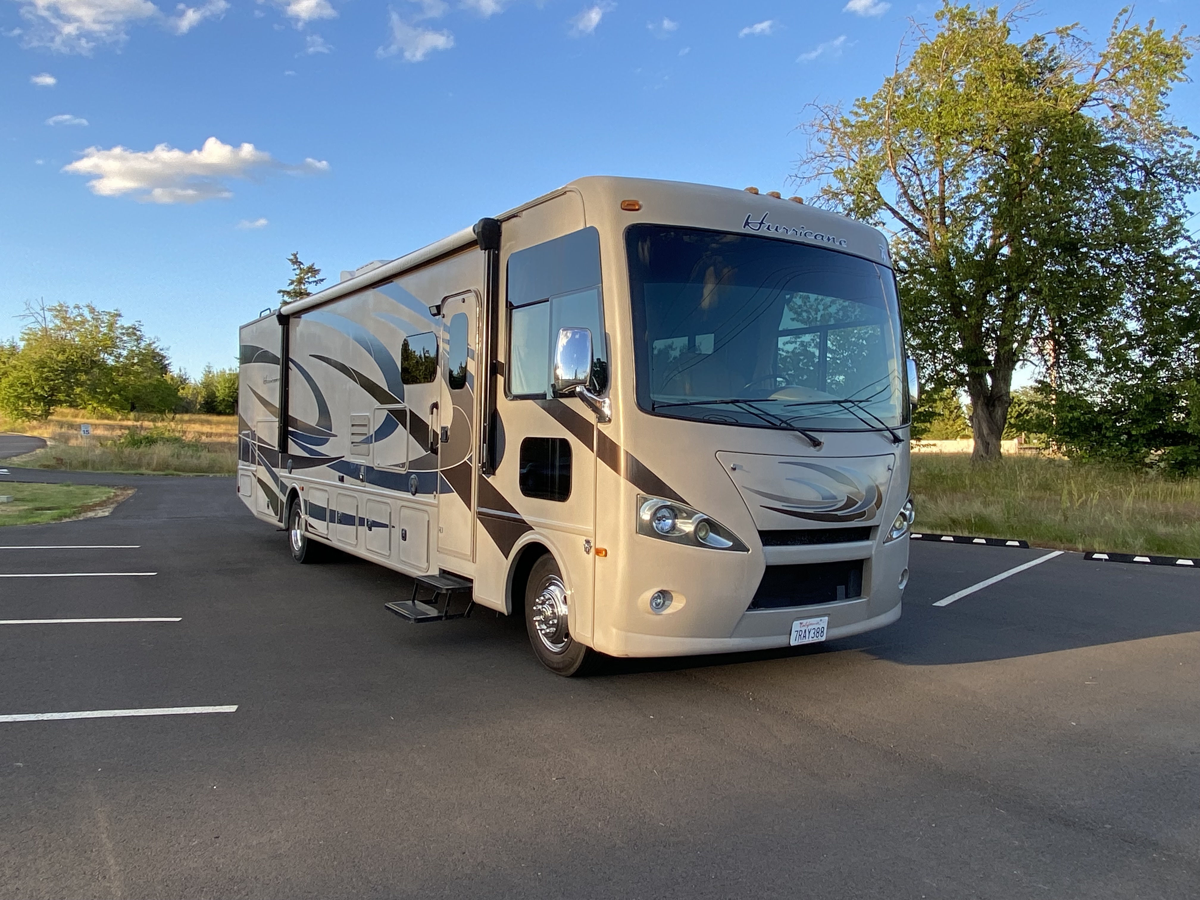 2015 Thor Motor Coach HURRICANE 34F RV