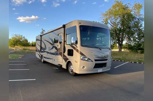 2015 Thor Motor Coach HURRICANE 34F in tualatin OR