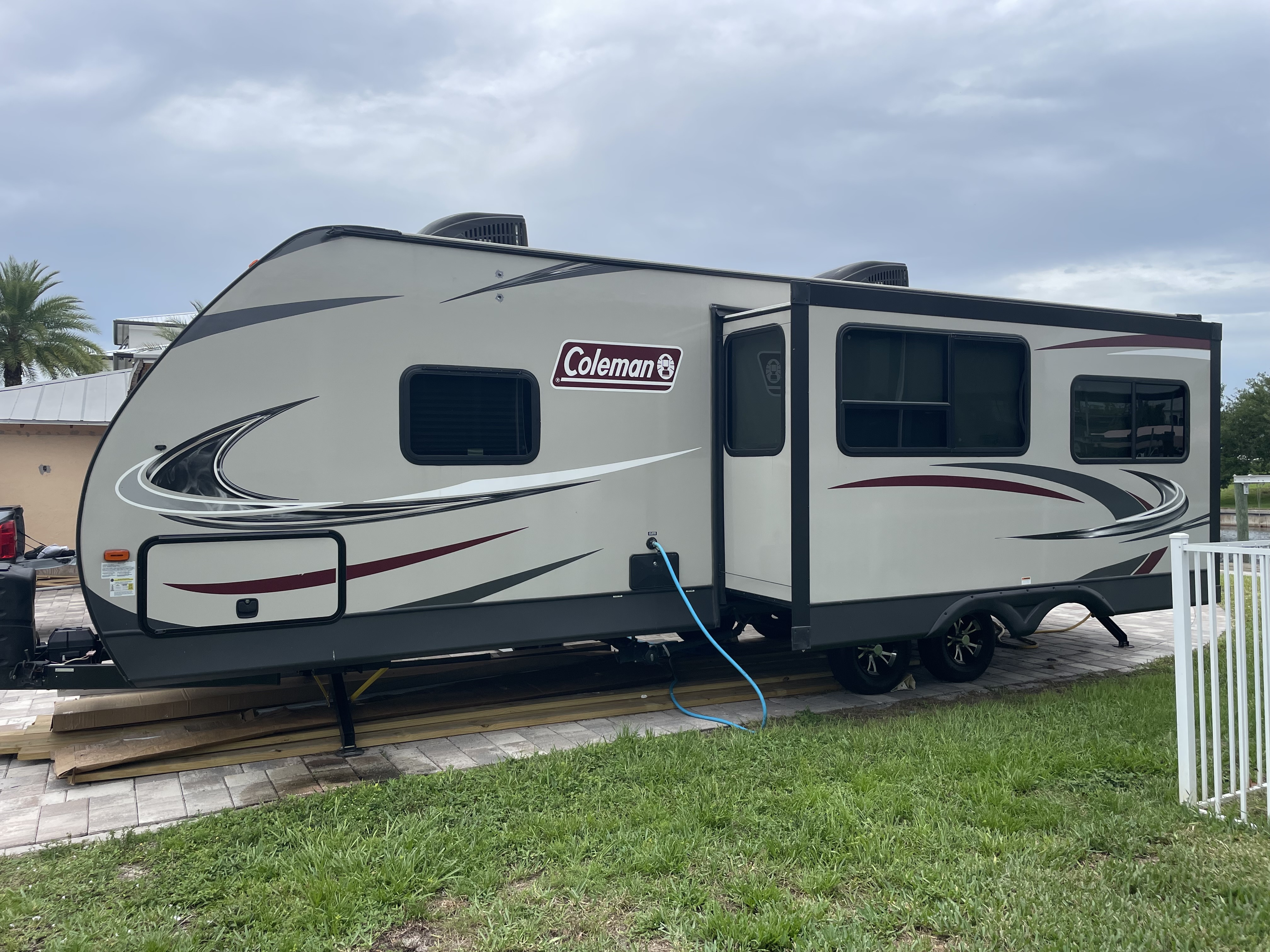 2019 Dutchmen COLEMAN 2605RL RV